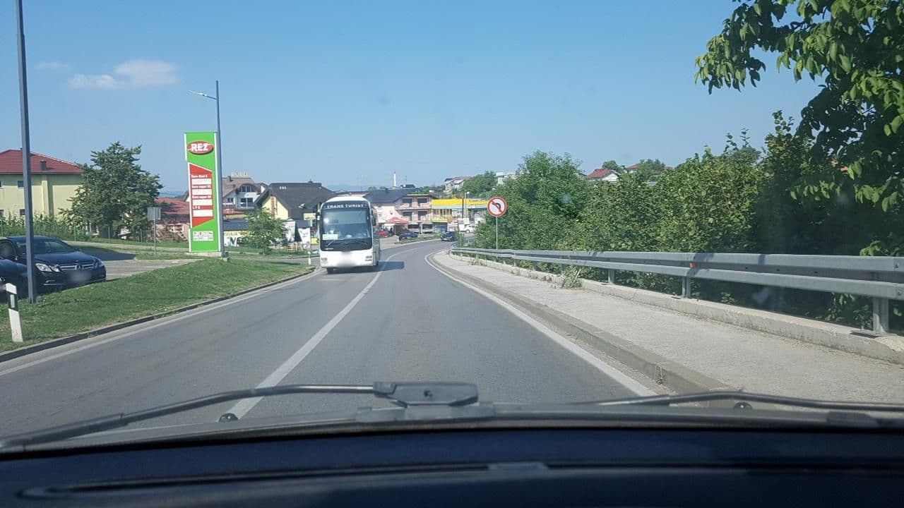 Street view near Hostel Rez Cazin, Cazin — © mik007 (CC BY-SA · Mapillary)