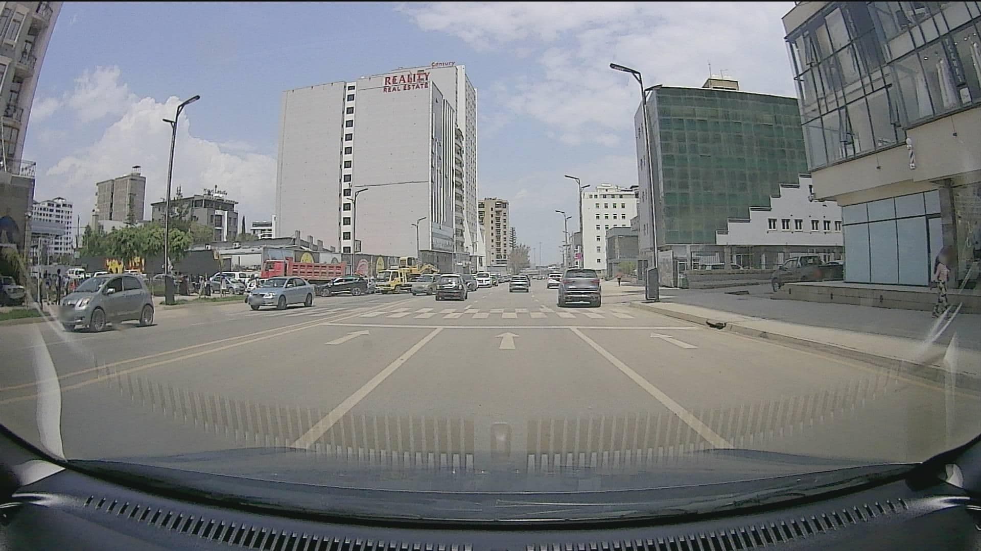 Street view near Boyue International Hotel | Addis Ababa, Bole ቦሌ, Addis Ababa — © amtxi (CC BY-SA · Mapillary)
