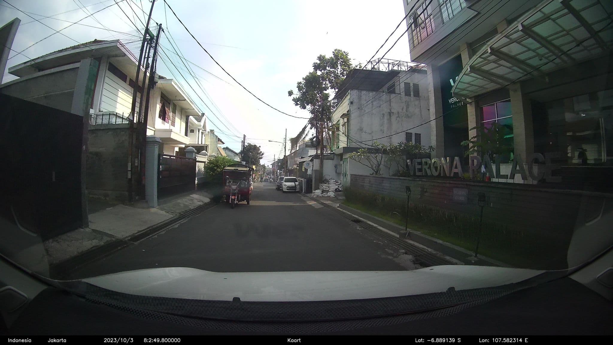 Street view near Verona Palace Hotel, Bandung — © kaart5 (CC BY-SA · Mapillary)