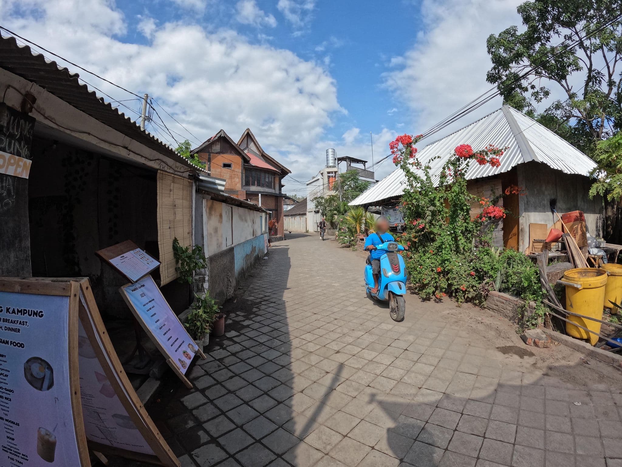 Street view near Fulles Guest House, Gili Trawangan