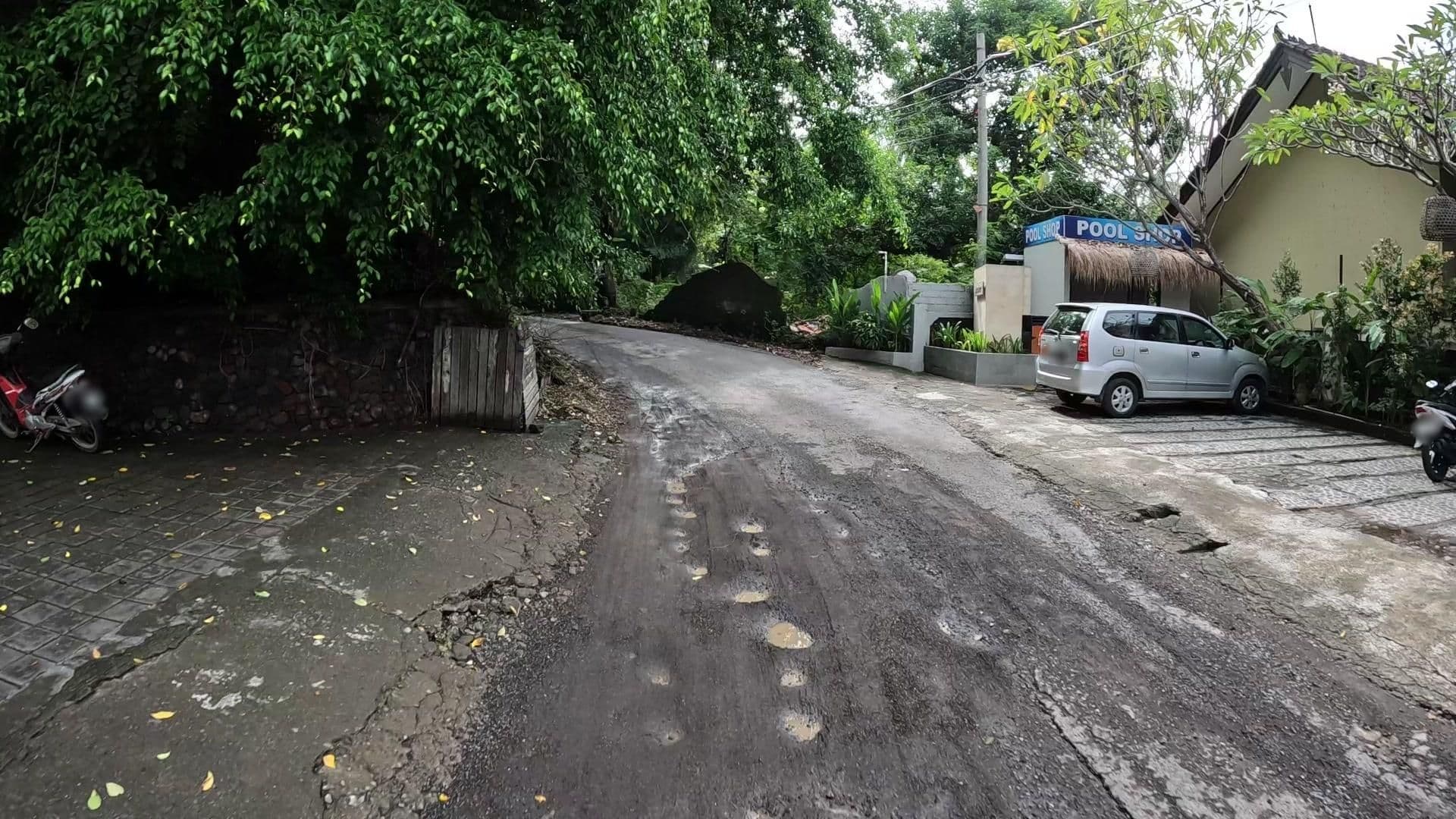 Street view near Marina Villas, Amlapura
