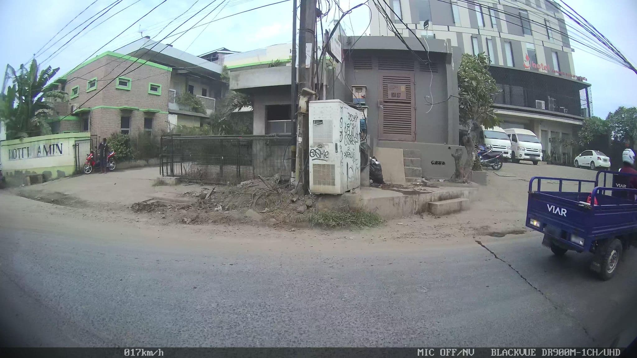 Street view near Hotel Amin, Teluknaga — © kaart_2 (CC BY-SA · Mapillary)