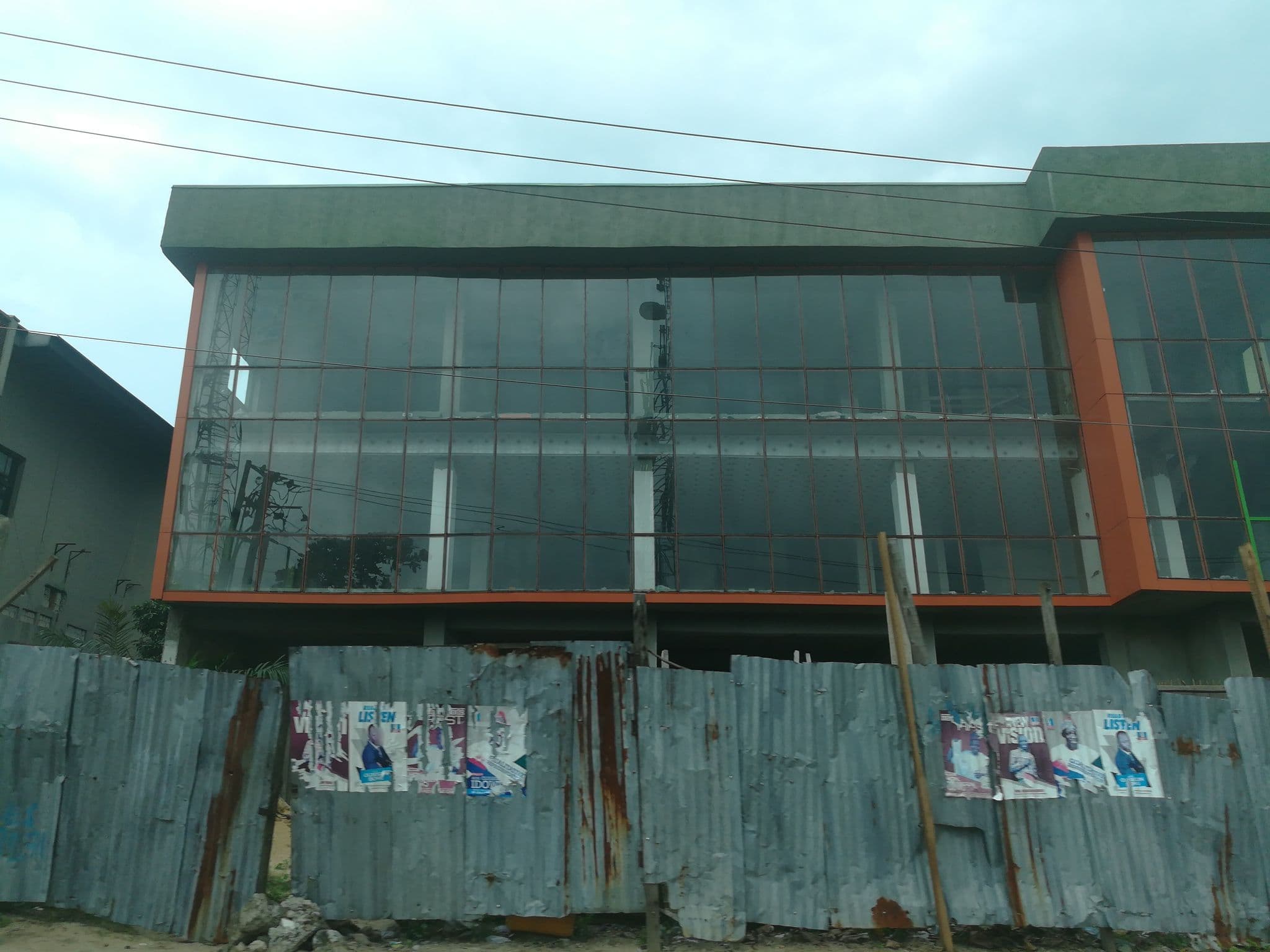 Street view near Edgwaters Hotel, Obalende — © ralebipim (CC BY-SA · Mapillary)