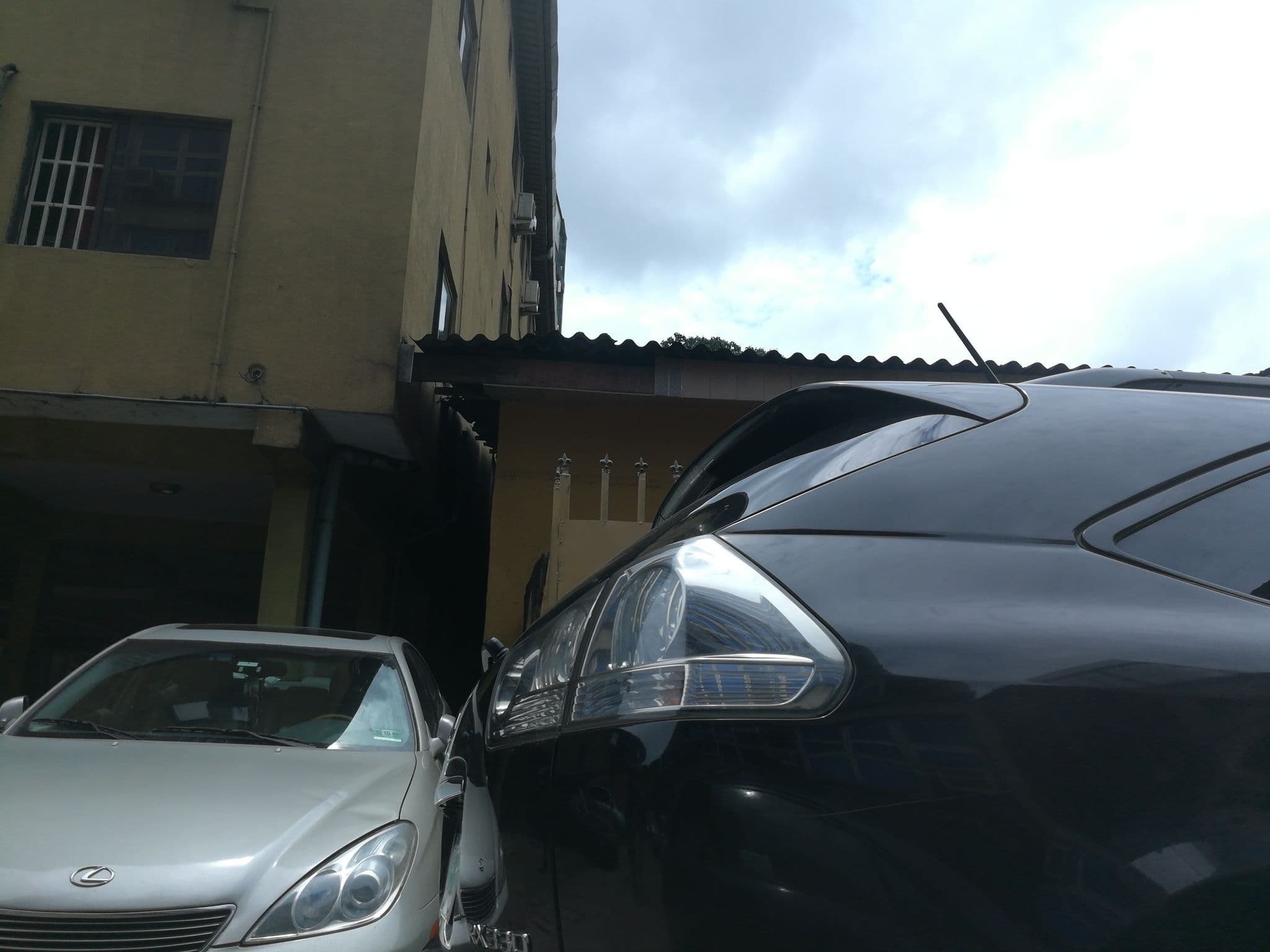 Street view near Beni Hotels, Lagos — © ralebipim (CC BY-SA · Mapillary)