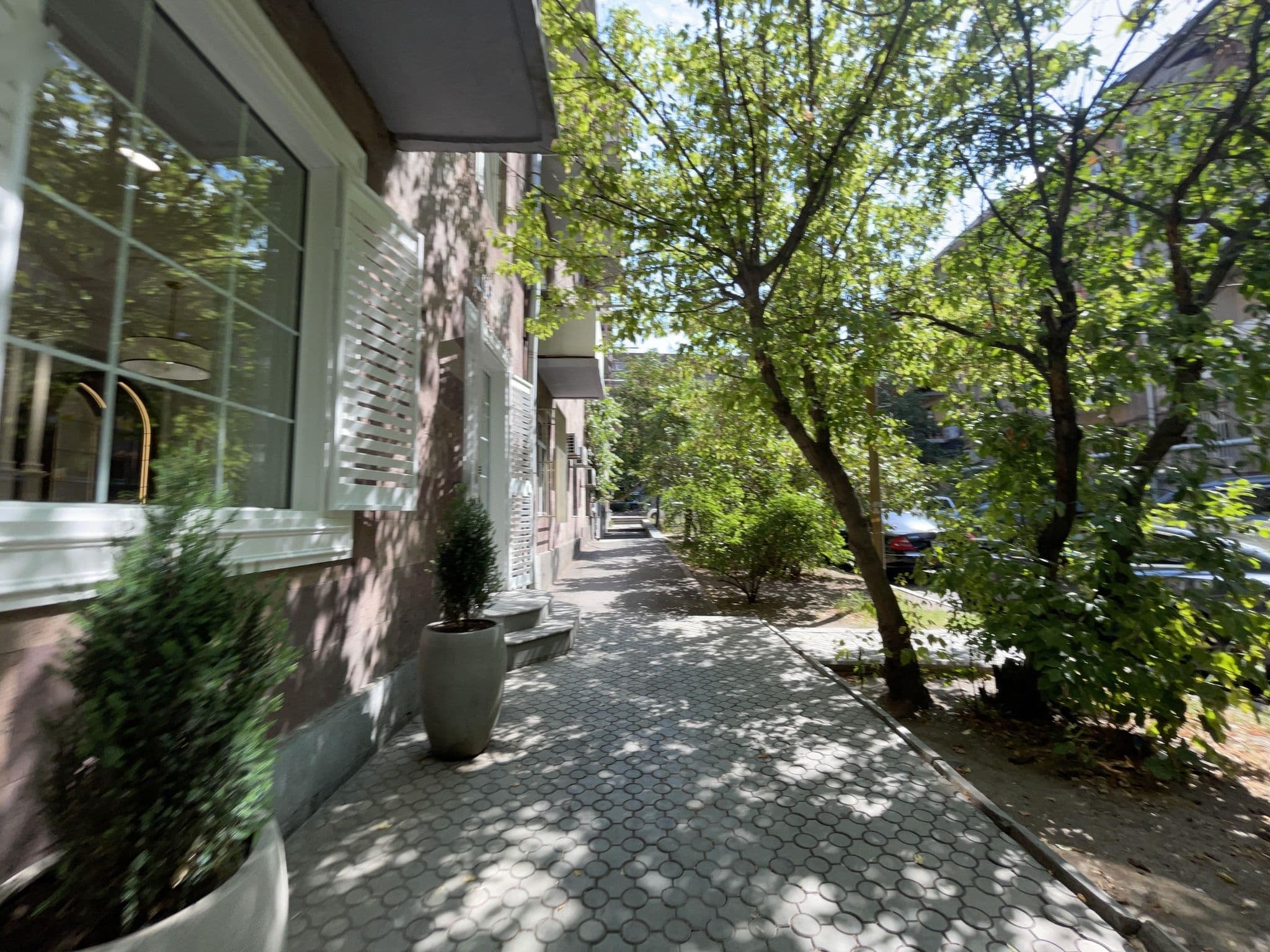 Street view near Kabayan EG Hostel Armenia, Kentron — © orofarne (CC BY-SA · Mapillary)