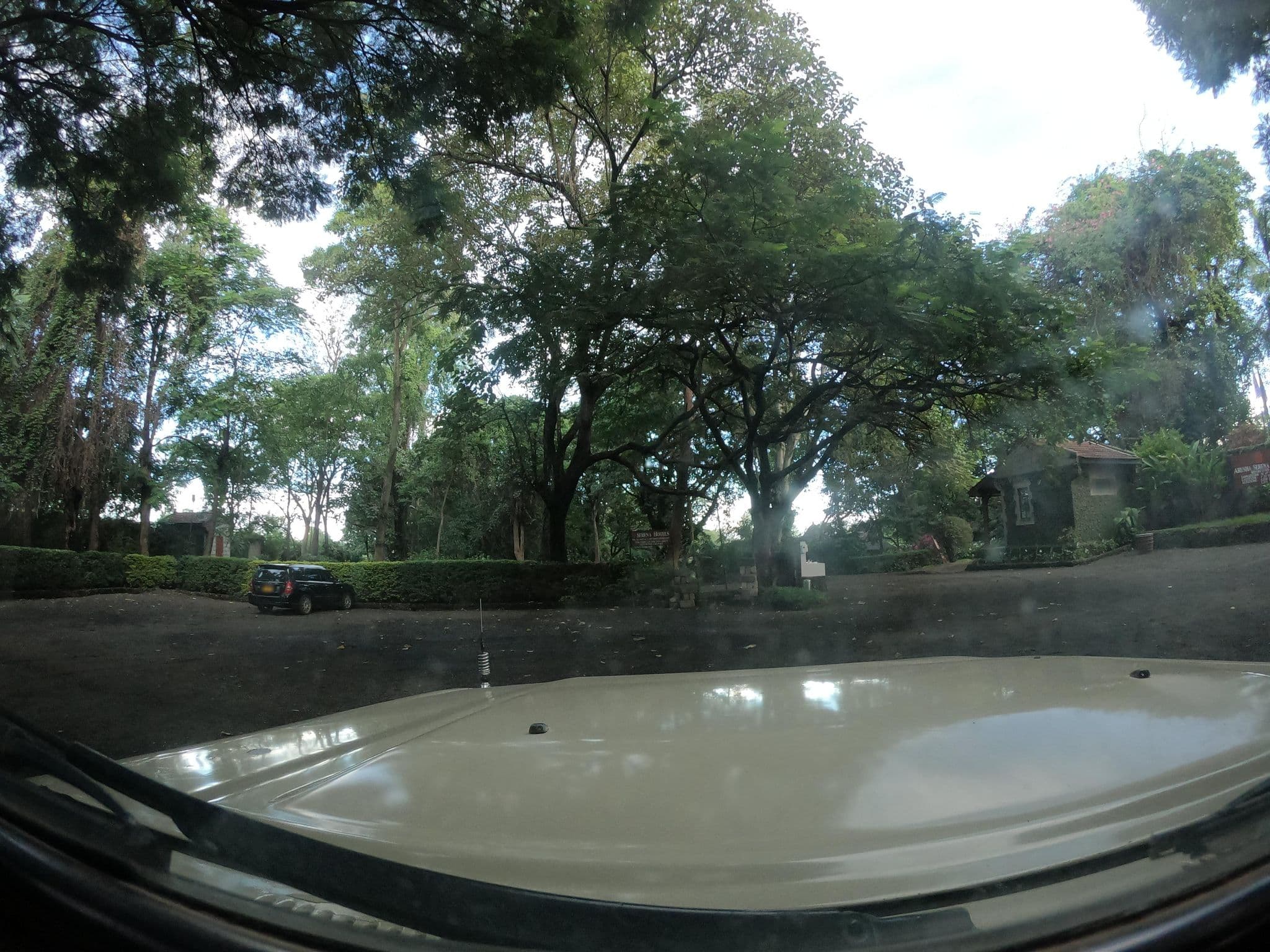 Street view near Arusha Serena Hotel, Poli — © geocruizer (CC BY-SA · Mapillary)