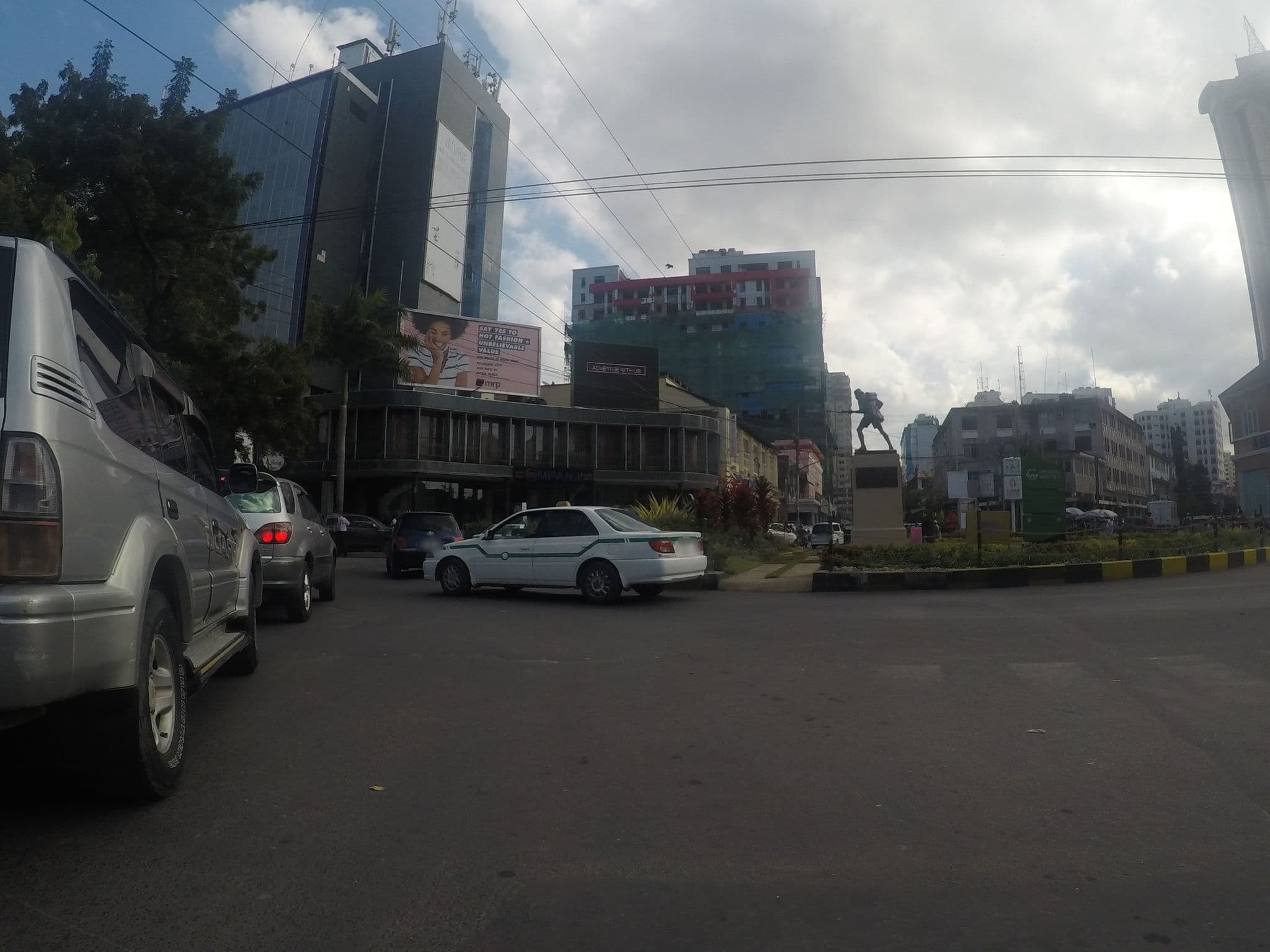 Street view near savannah homestead and camping site, Dar es Salaam — © chrisbeddow (CC BY-SA · Mapillary)