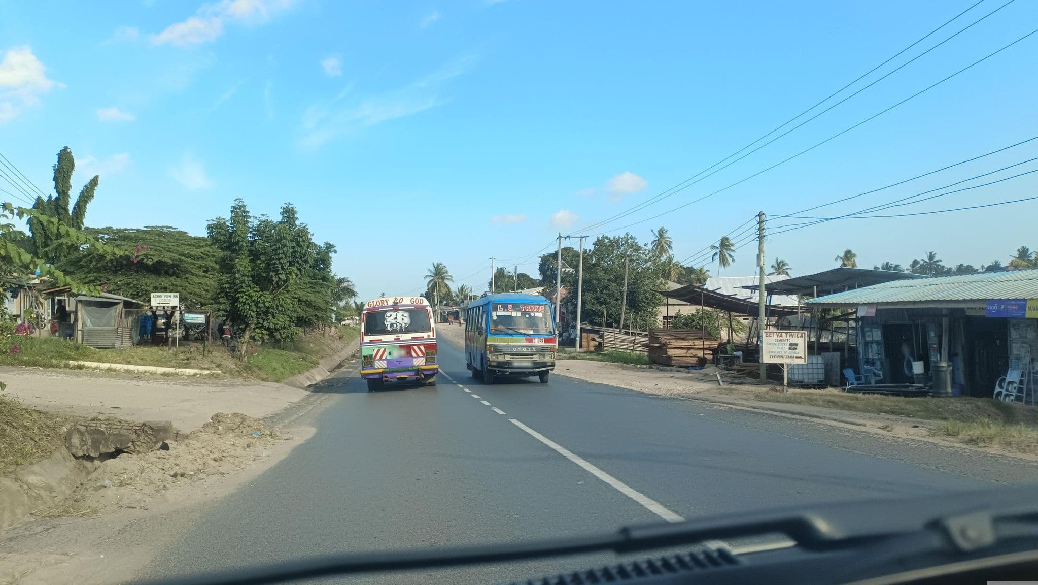 Street view near FLAMINGO HOTEL KINYEREZI, Magomeni — © johnp (CC BY-SA · Mapillary)