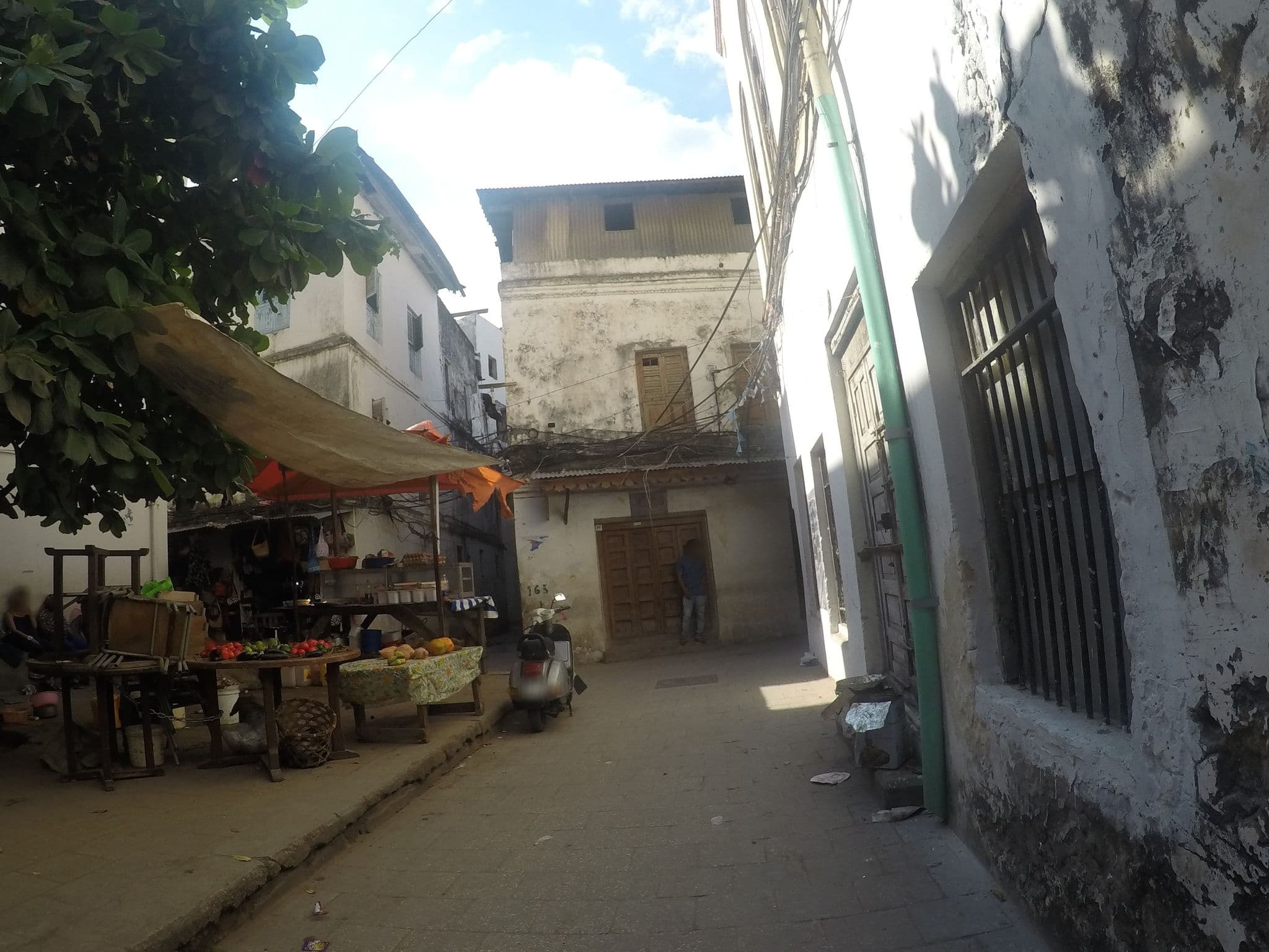 Street view near Bellissimo Boutique Hotel, Zanzibar — © chrisbeddow (CC BY-SA · Mapillary)