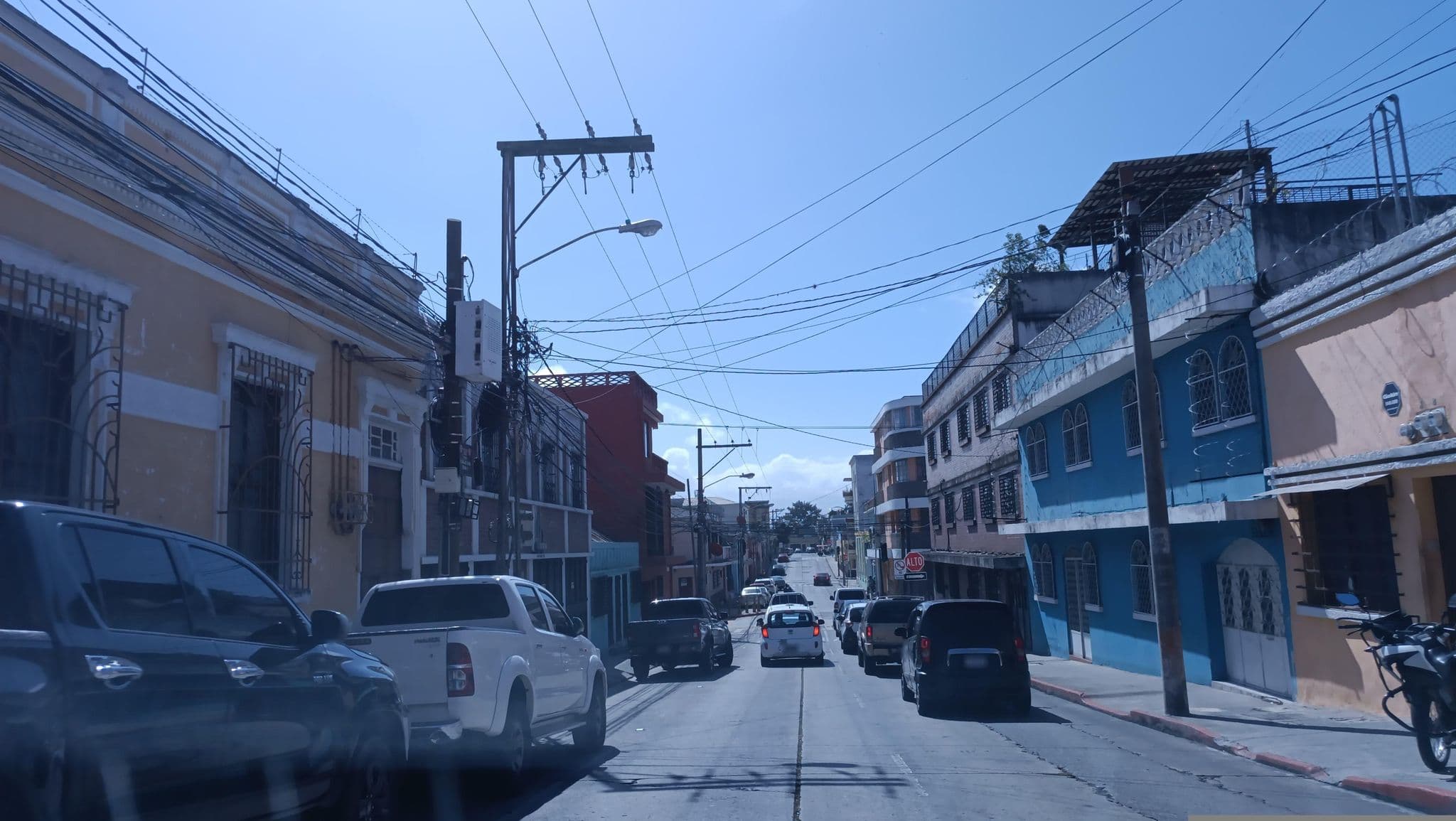Street view near Hospedaje El Continental, Guatemala City — © josuepillajo (CC BY-SA · Mapillary)