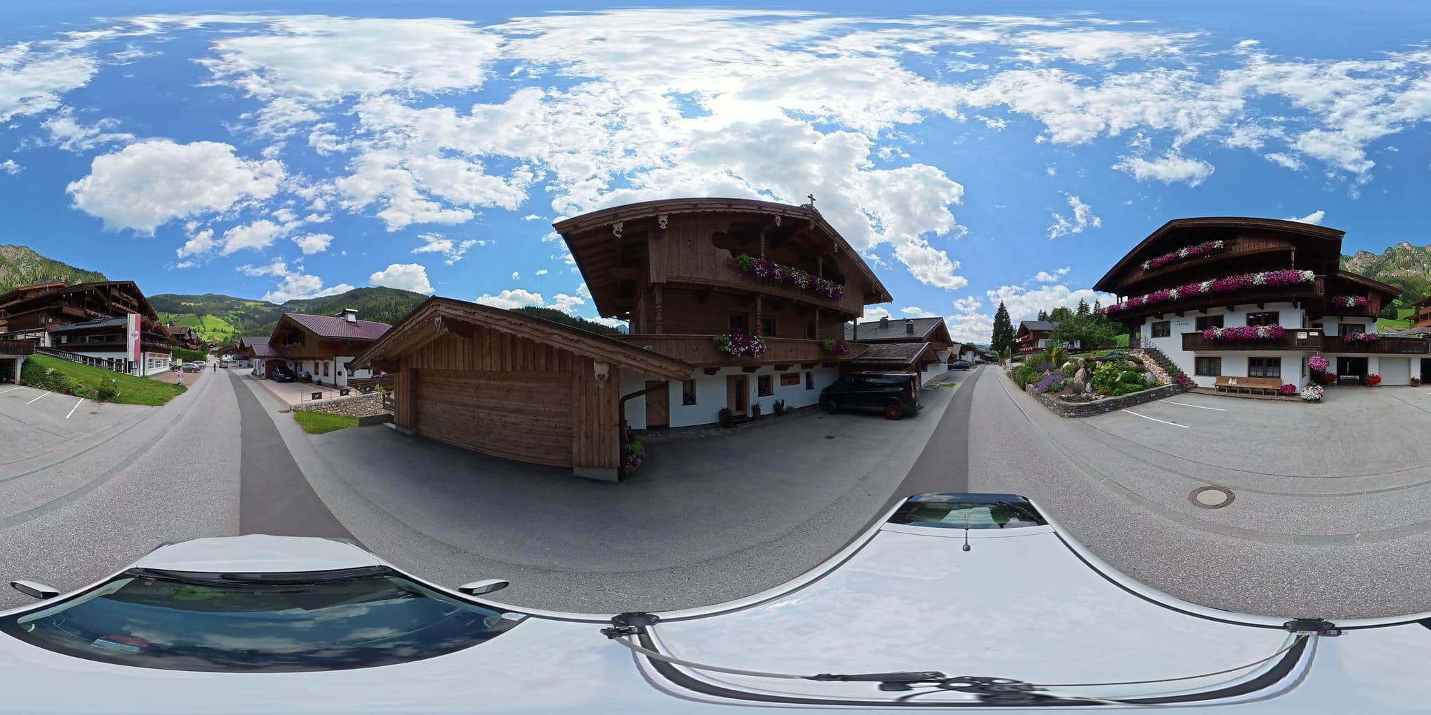 Street view near Haus Theresia, Alpbach — © osmplus_org (CC BY-SA · Mapillary)