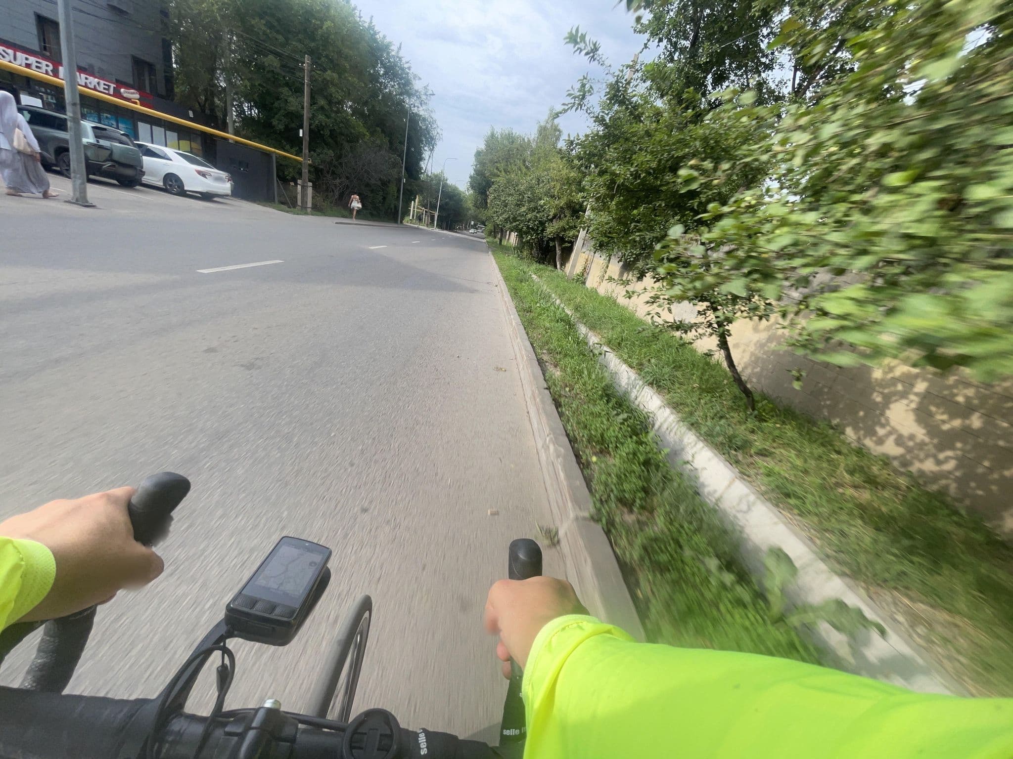 Street view near Grand Sky Hotel, Almaty — © ruslan_fat (CC BY-SA · Mapillary)