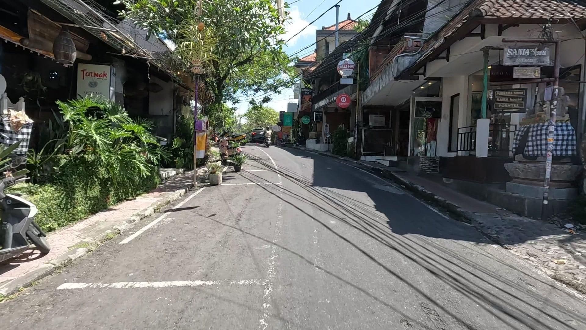Street view near Ubud Market Hostel, Ubud