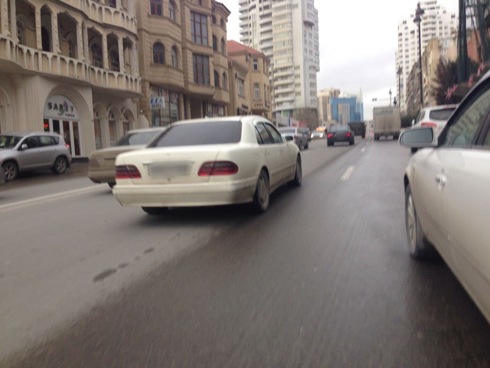 Street view near Momentum Hotel Baku, Khojasan — © geomapper69 (CC BY-SA · Mapillary)