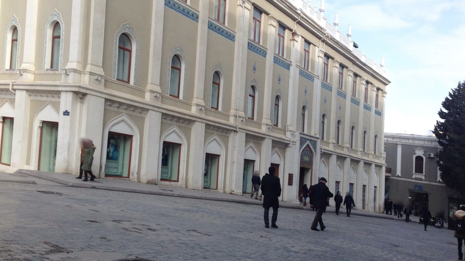 Street view near Baku Gardens Hotel, Badamdar — © geomapper69 (CC BY-SA · Mapillary)