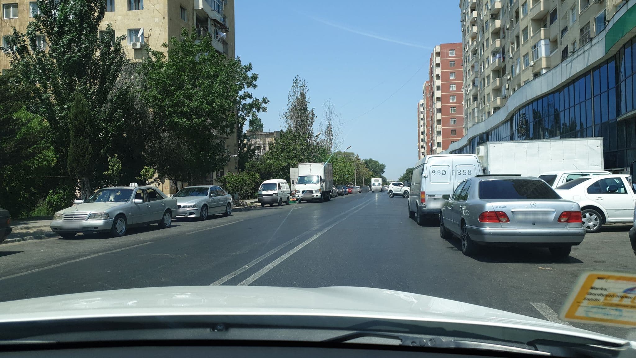 Street view near gözdəmə zalı, Bakıxanov — © voland87 (CC BY-SA · Mapillary)