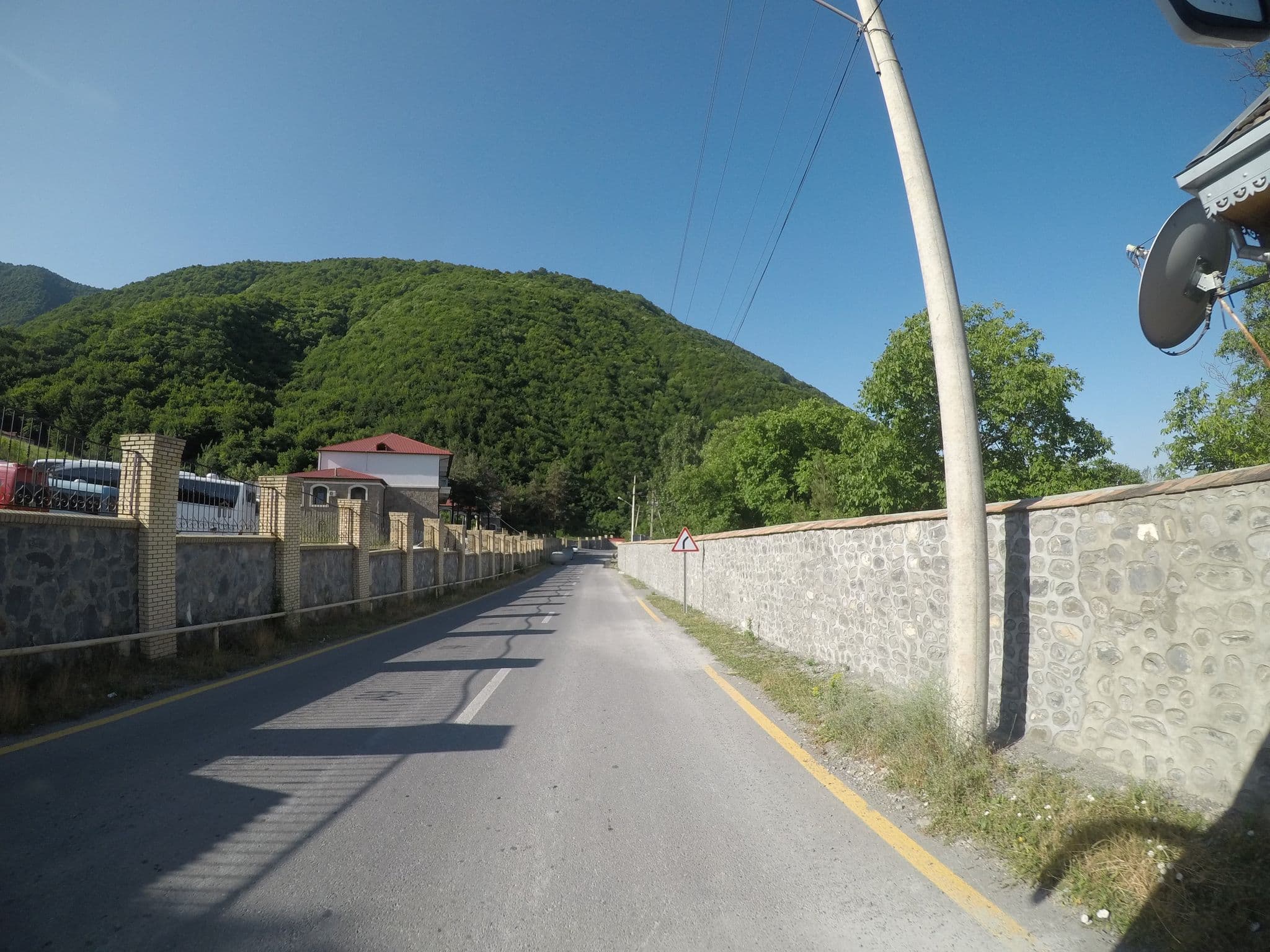 Street view near Dağətəyi hotel restoran, Sheki — © westbam (CC BY-SA · Mapillary)