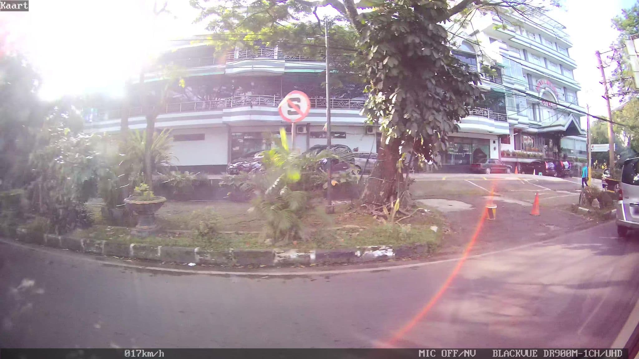 Street view near Benua Hotel, Bandung — © kaart_2 (CC BY-SA · Mapillary)