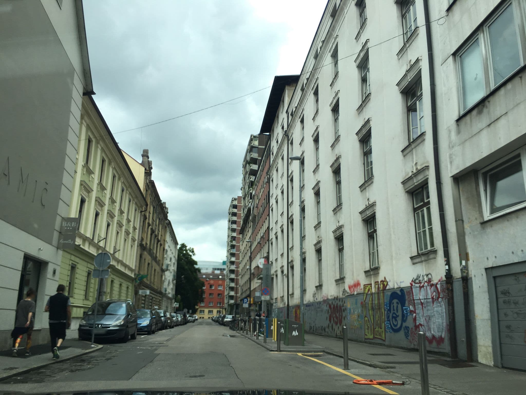 Street view near 구들방 (Goodlebang) / 슬로베니아 류블랴나의 한인민박, Ljubljana — © tas50 (CC BY-SA · Mapillary)