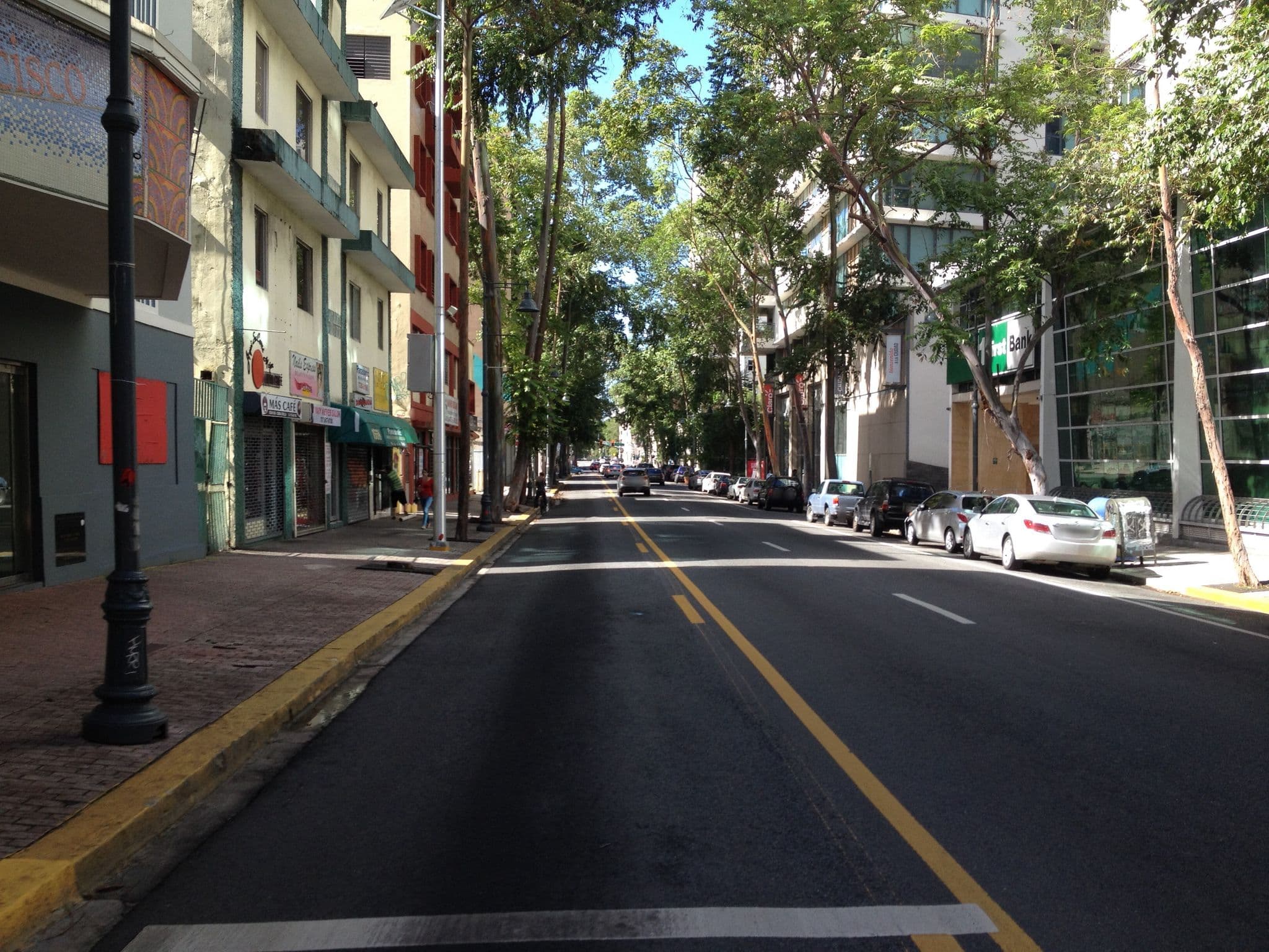 Street view near The Lofts At Santurce, Eleanor Roosevelt — © vramirez (CC BY-SA · Mapillary)