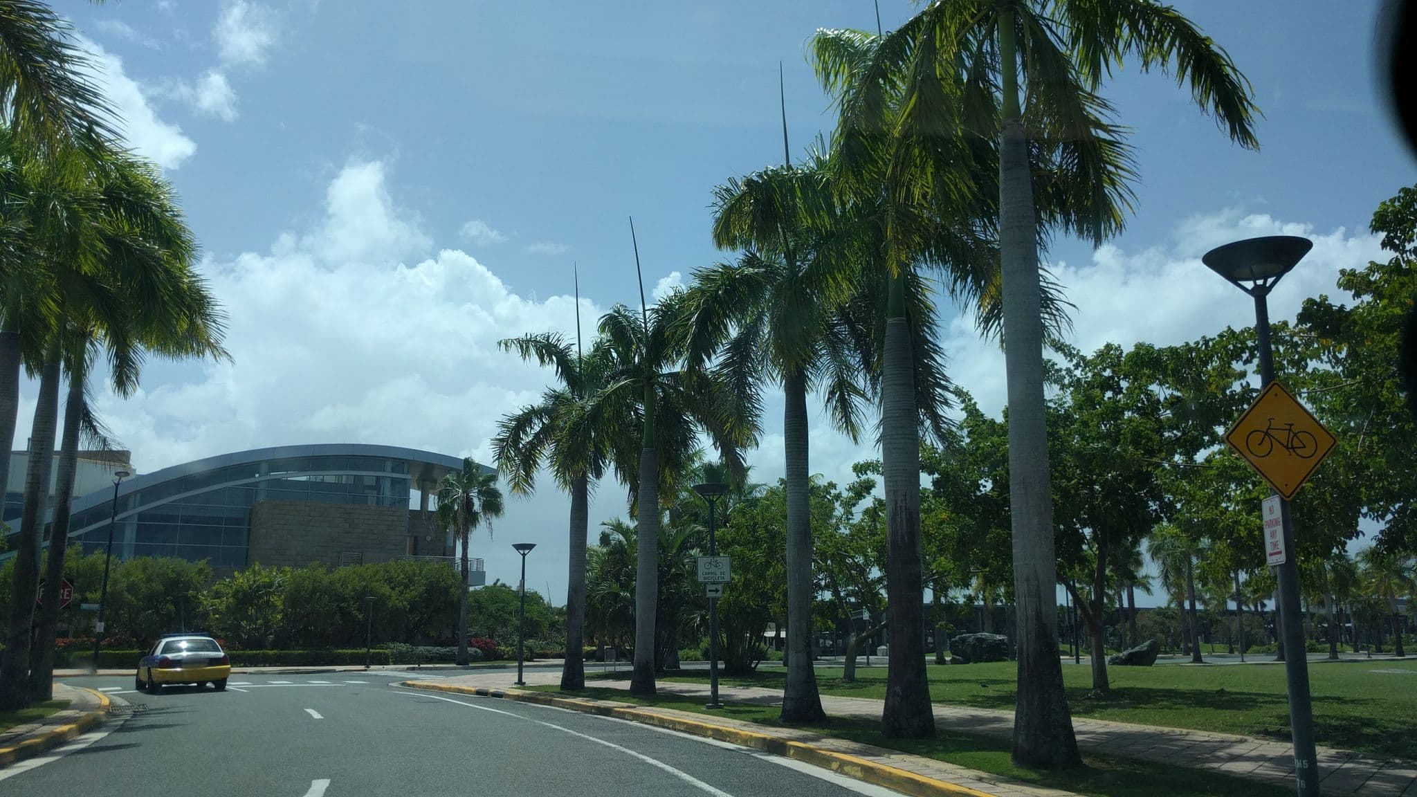 Street view near Aloft by Marriott San Juan, San Juan — © jmoliver (CC BY-SA · Mapillary)