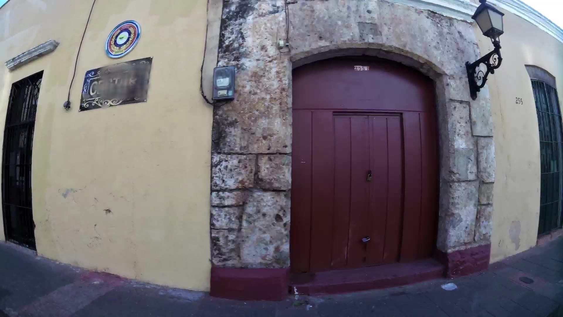 Street view near Hotel Guarocuya, Zona Colonial — © kaartcam (CC BY-SA · Mapillary)