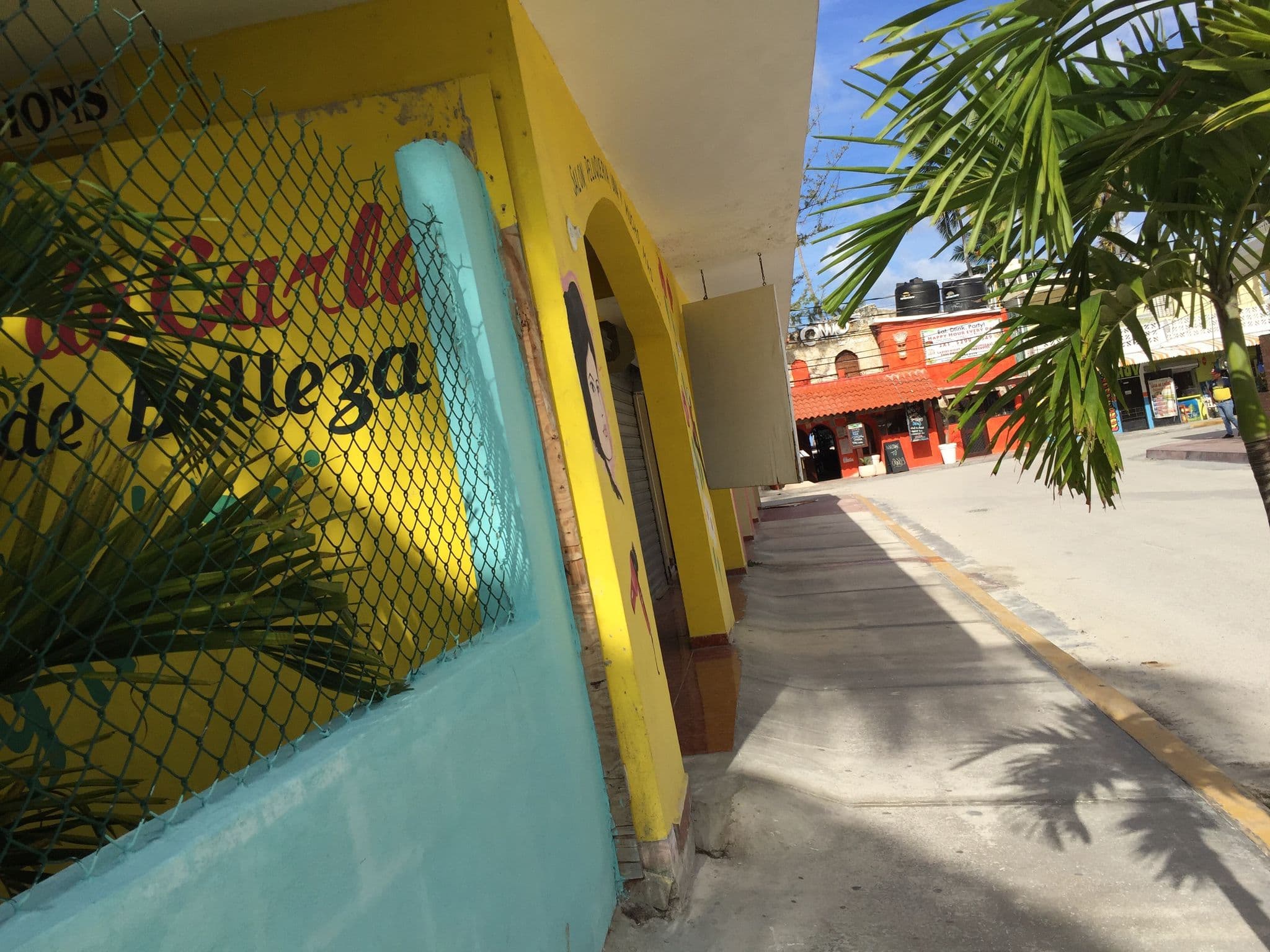 Street view near Hotel Cortecito Inn, Punta Cana — © mapeadora (CC BY-SA · Mapillary)