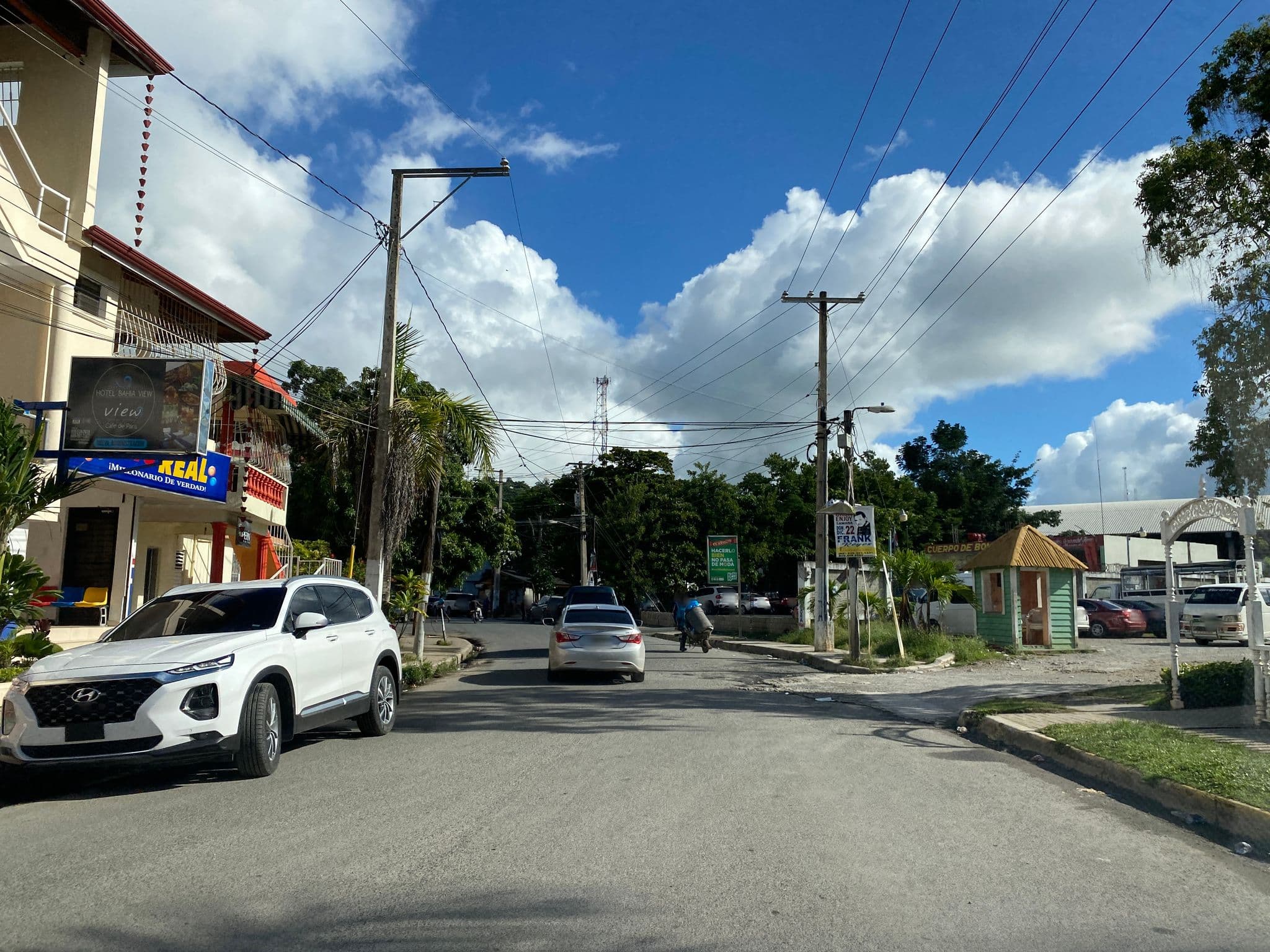 Street view near Hotel Bahia View, Samaná — © kaartcam (CC BY-SA · Mapillary)