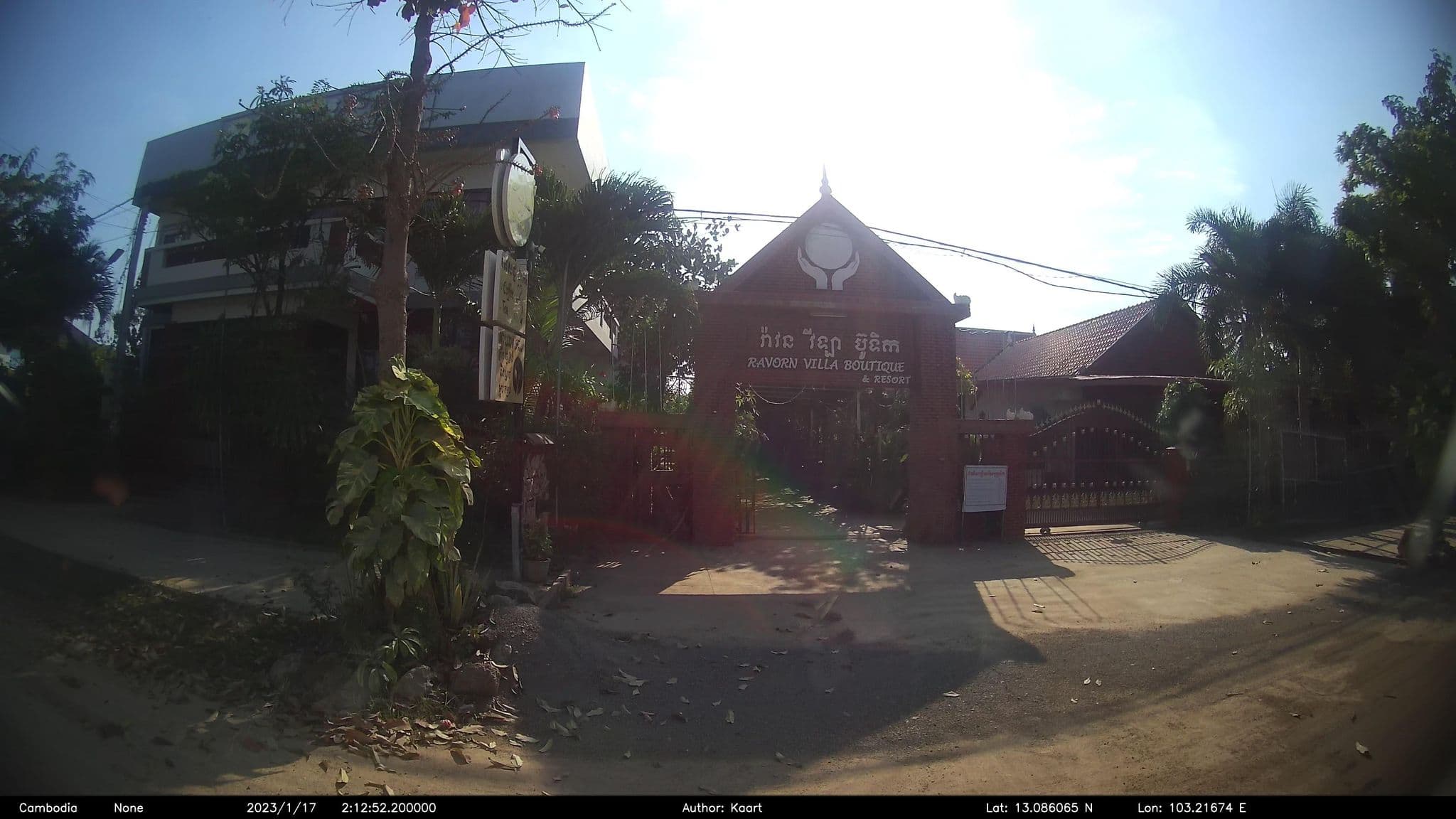 Street view near RaVorn Villa Boutique, Phum Ânlŭng Vĭl — © kaart_2 (CC BY-SA · Mapillary)