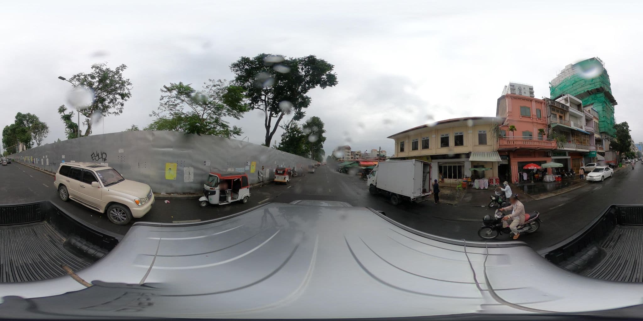 Street view near The Scenic Hotel Phnom Penh, Phnom Penh — © kaart_2 (CC BY-SA · Mapillary)