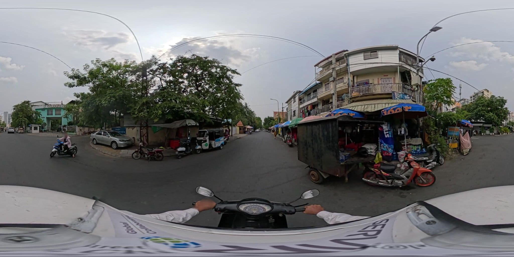 Street view near Pavilion Hotel, Phnom Penh — © vteck (CC BY-SA · Mapillary)