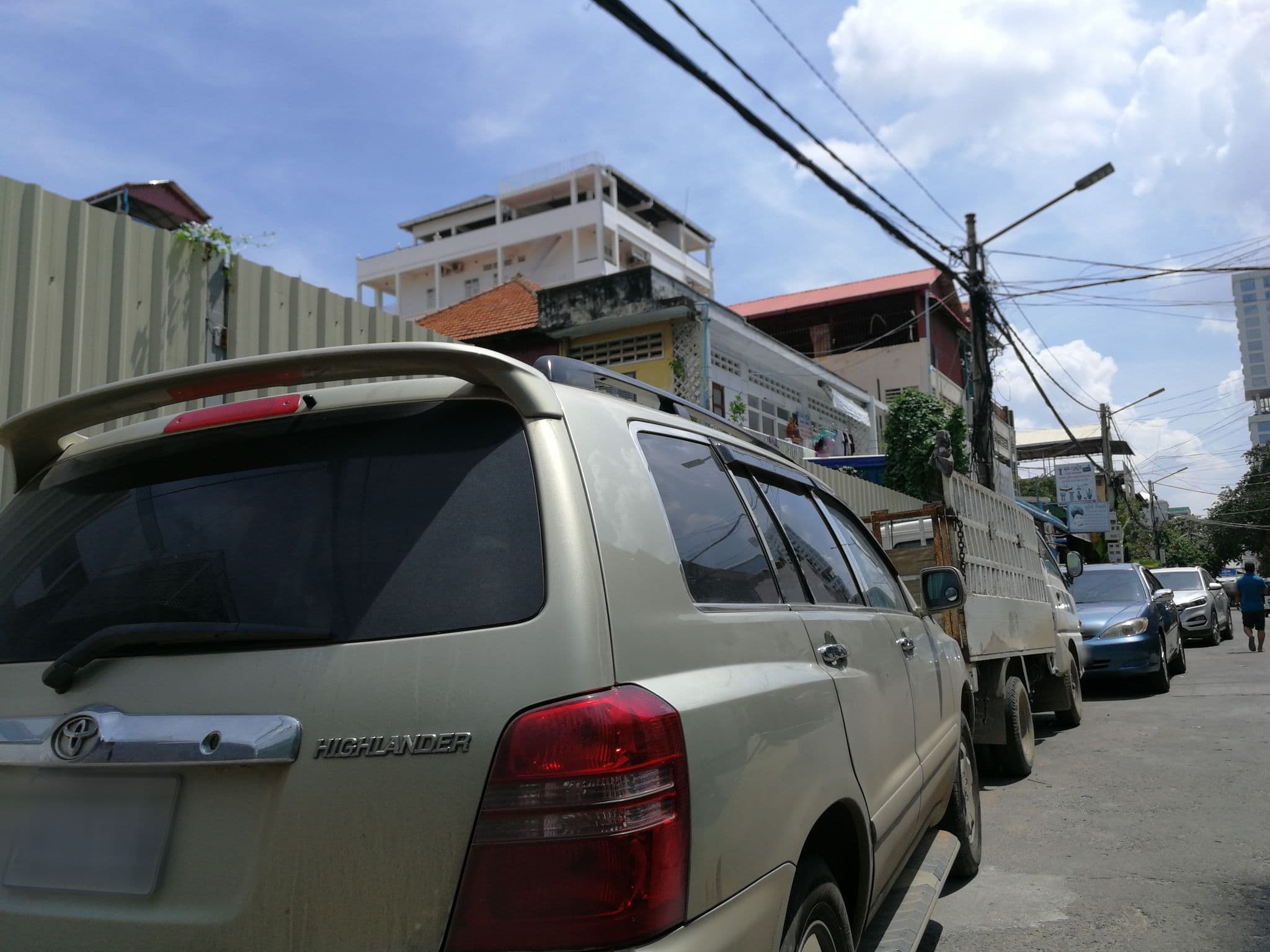 Street view near Kira Hotel, Tuŏl Tumpung — © vandecasteele (CC BY-SA · Mapillary)