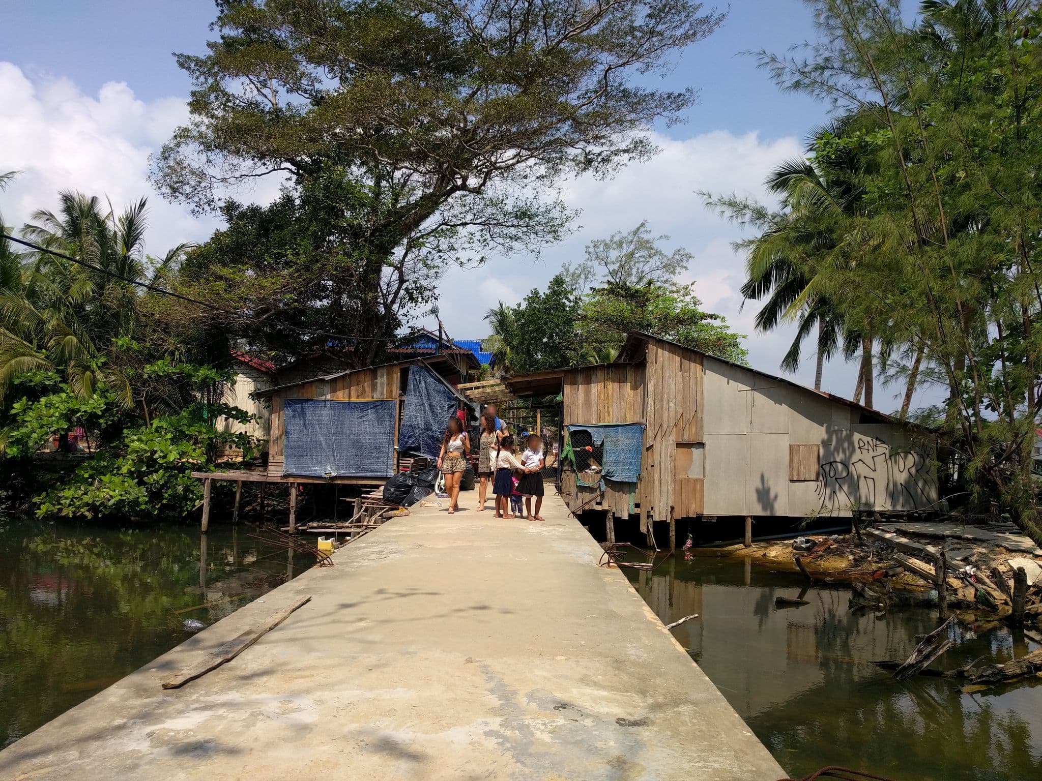 Street view near Entire Beach House in M'Pai Bay - Koh Rong Sanloem, Sihanoukville — © emackres (CC BY-SA · Mapillary)