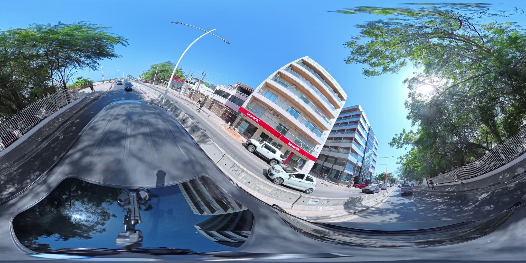 Street view near Hotel Ilha do Cabo, Sambizanga — © renaldoflor (CC BY-SA · Mapillary)