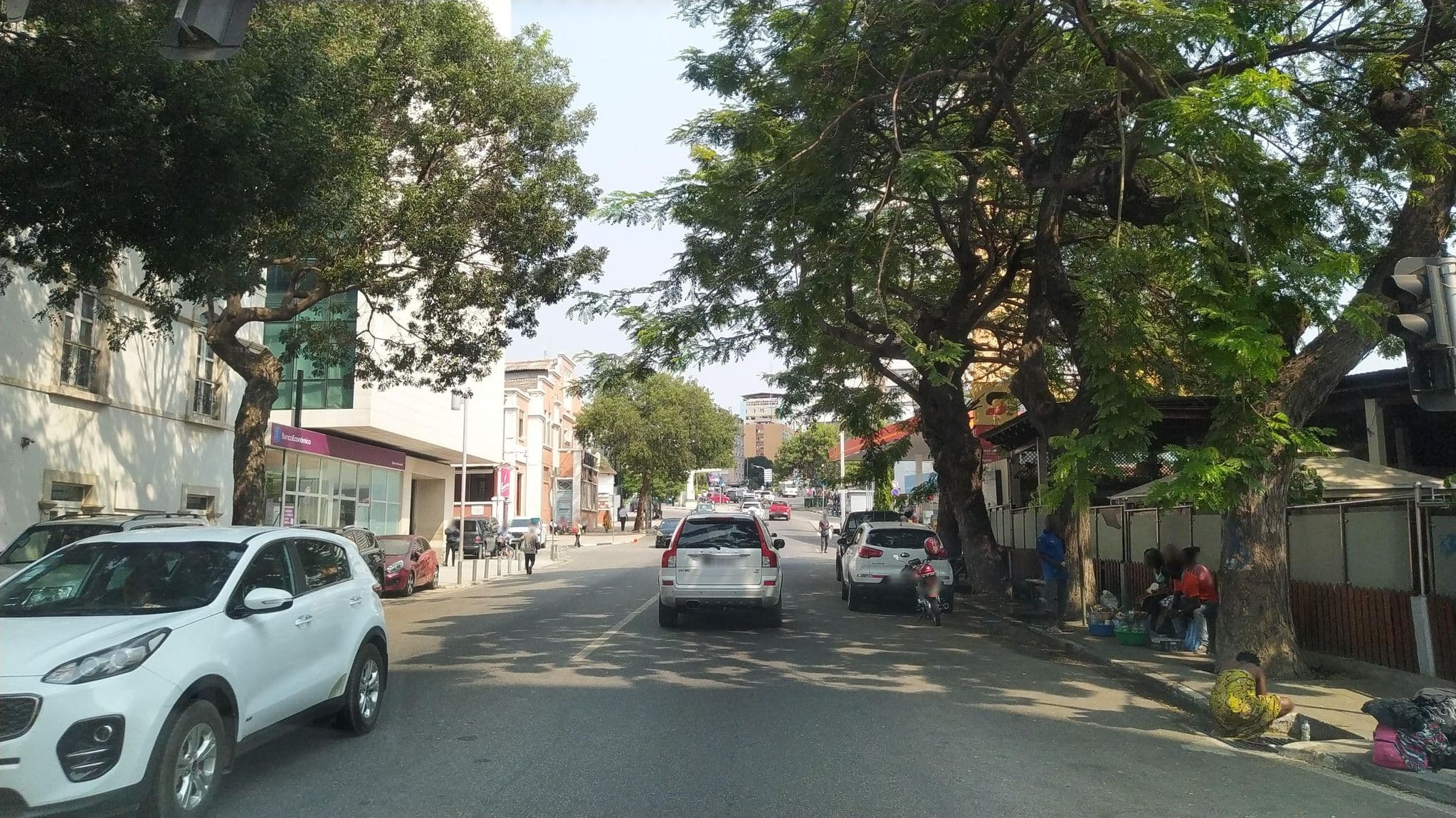 Street view near Hospedaria Cameli, Ingombota — © viatorsuperum (CC BY-SA · Mapillary)