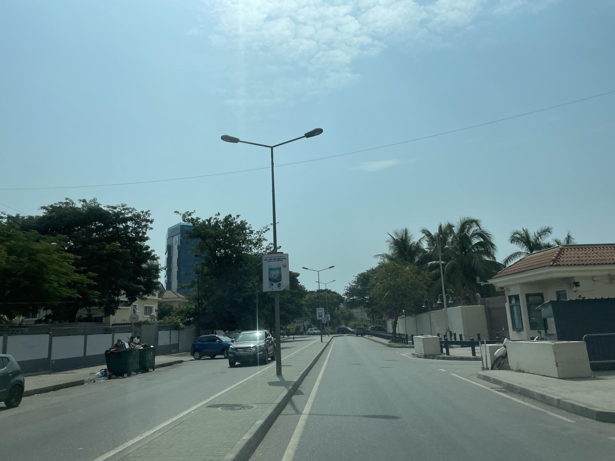 Street view near Miramar Serviced Apartments, Ingombota — © Manolo23 (CC BY-SA · Mapillary)