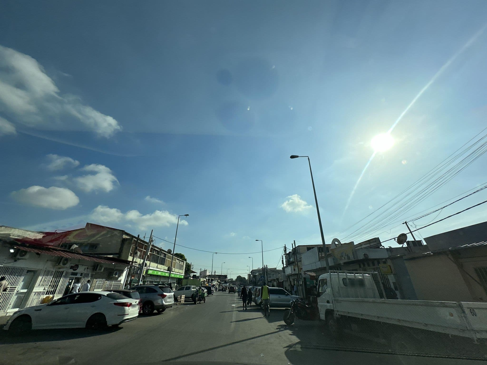 Street view near Joana Guesthouse, Maianga — © viatorsuperum (CC BY-SA · Mapillary)