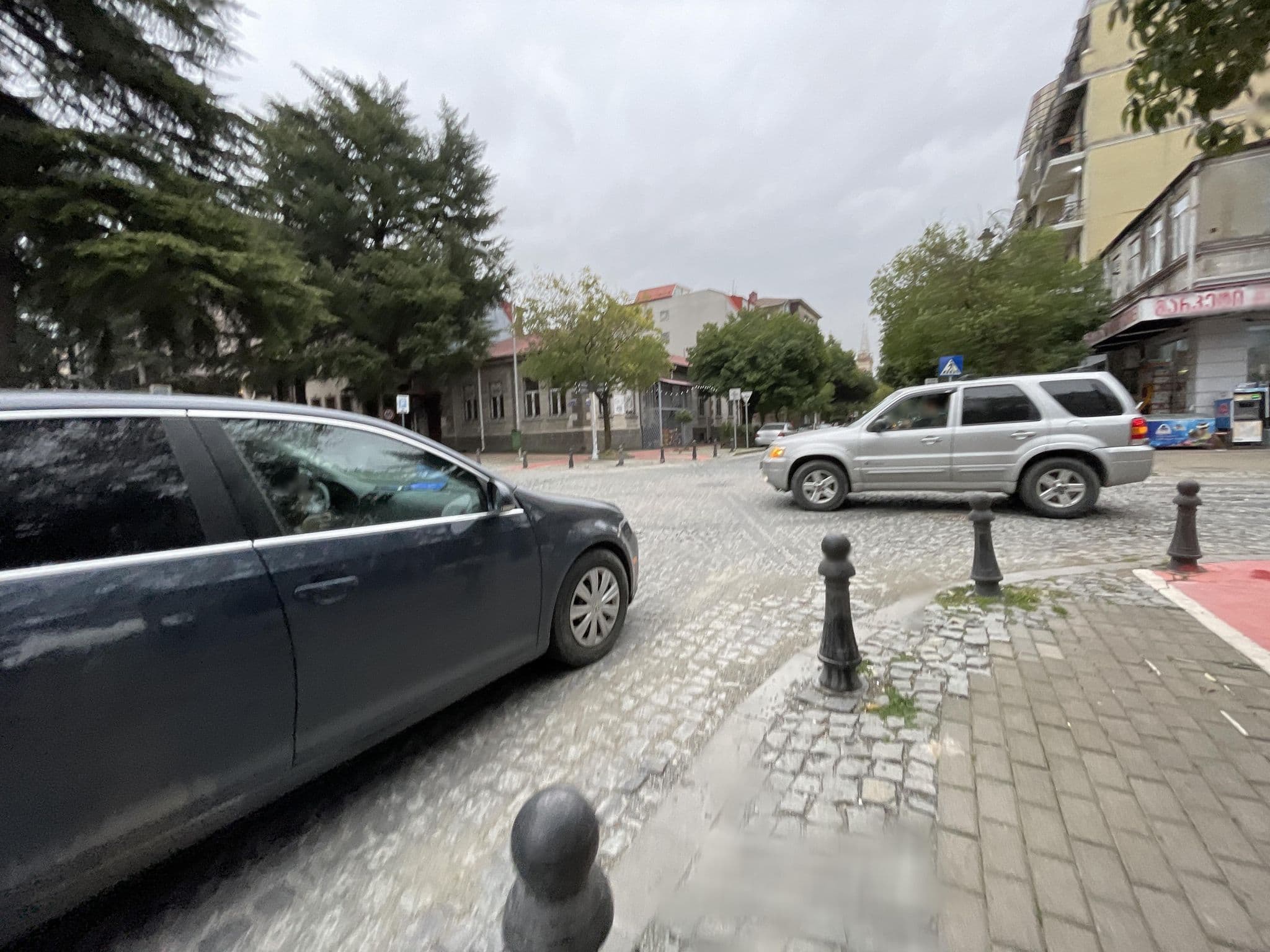 Street view near Vista hostel, Batumi — © egorka (CC BY-SA · Mapillary)