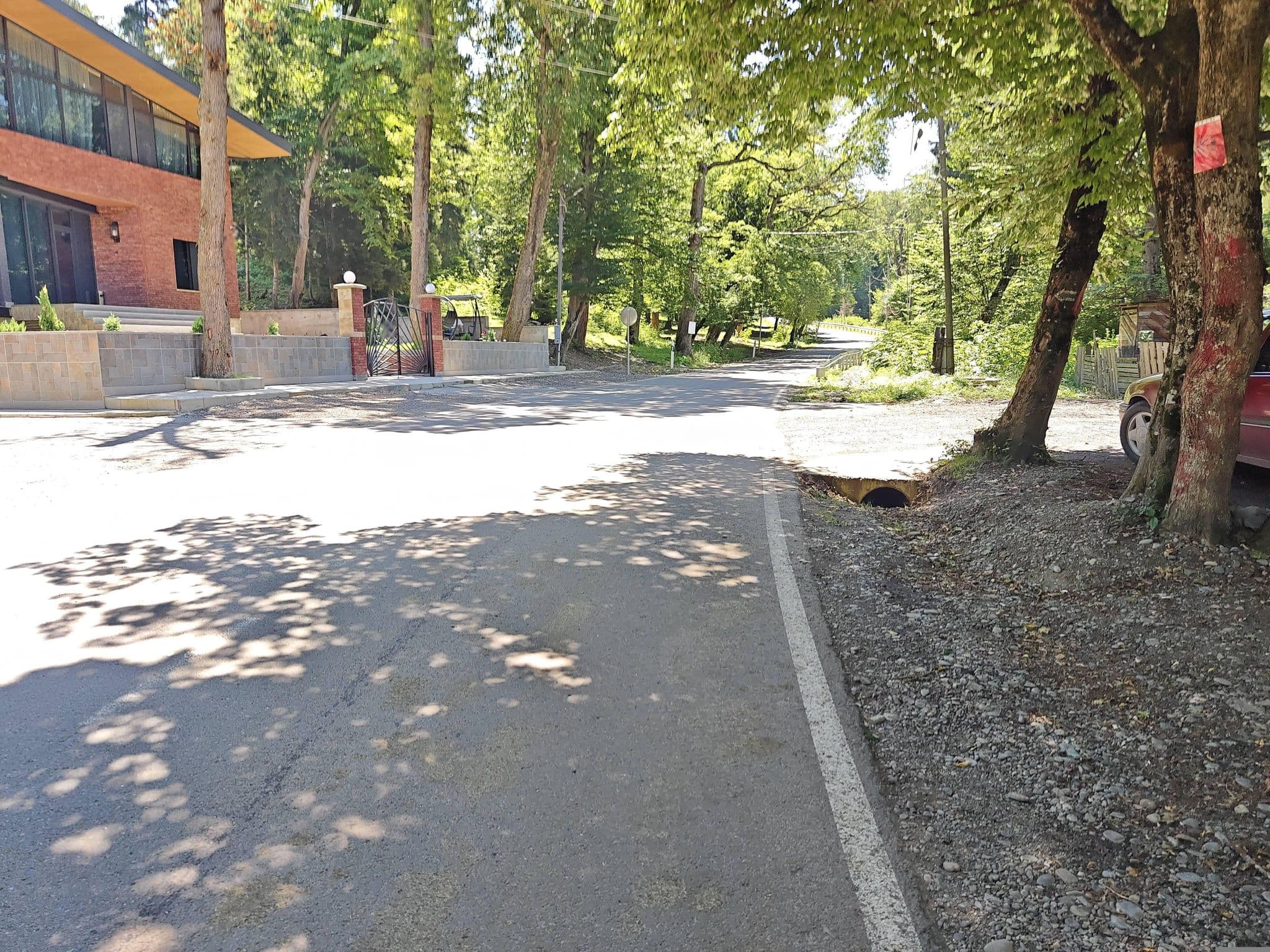 Street view near Hotel Evergreen სასტუმრო ევერგრინი, Borjomi — © thelastofmaddogs (CC BY-SA · Mapillary)