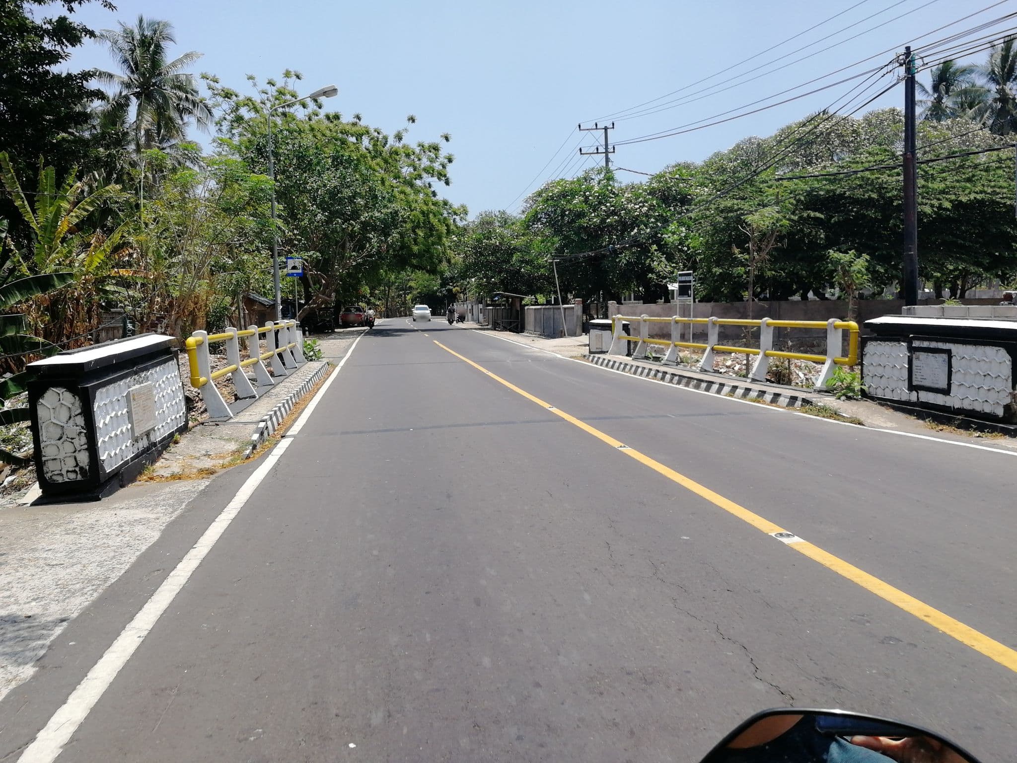 Street view near The Riverside, Senggigi