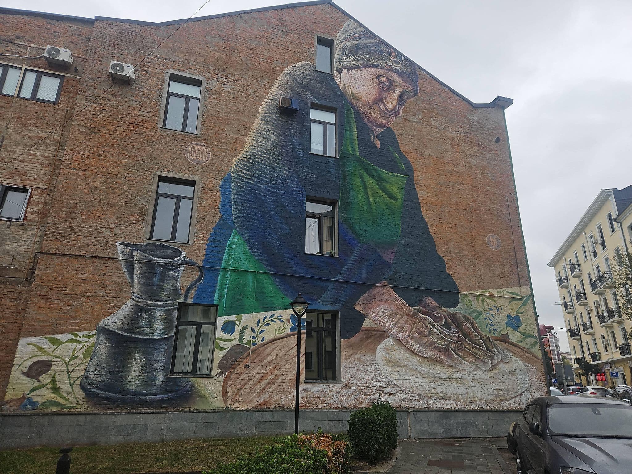 Street view near LUX, Kutaisi — © bdgwl (CC BY-SA · Mapillary)