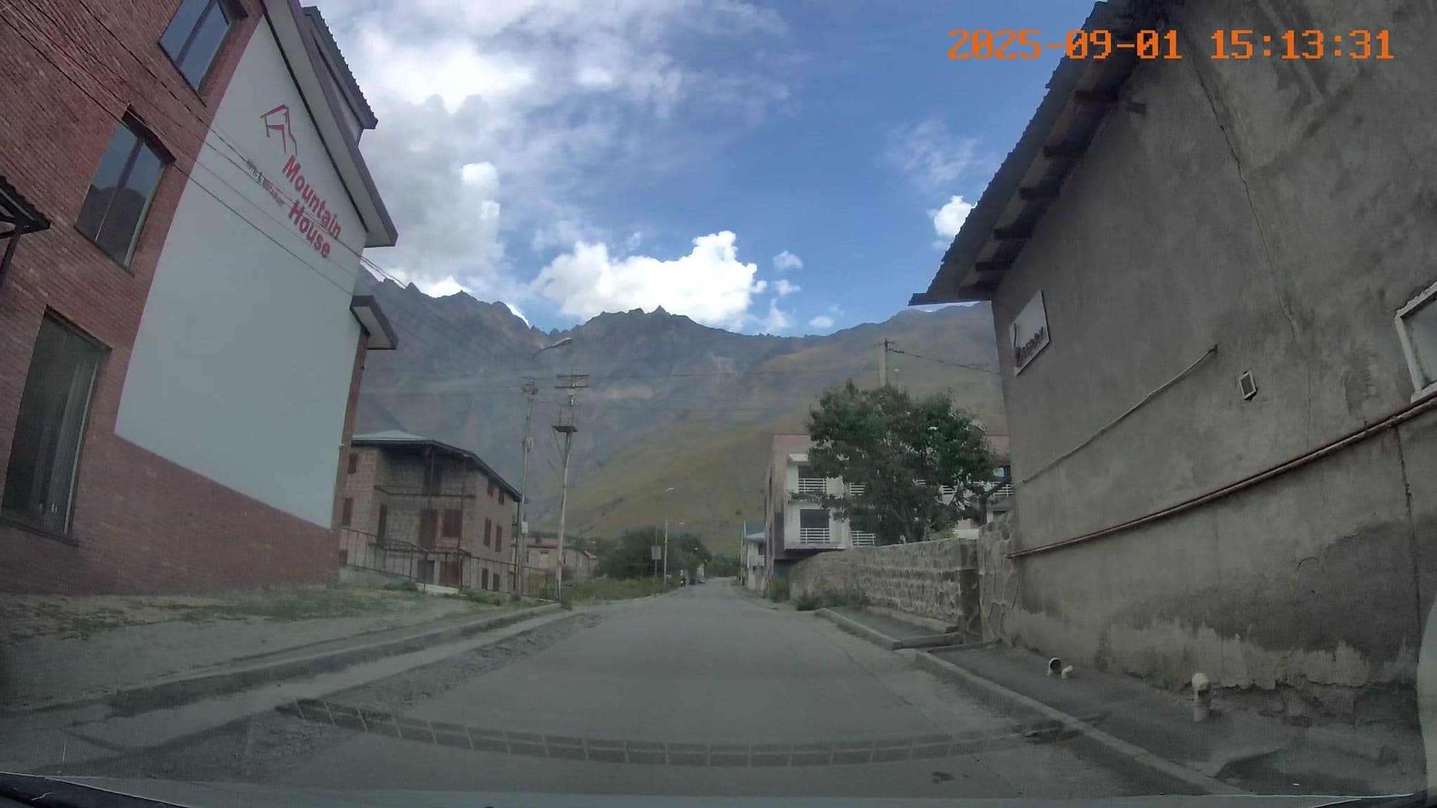Street view near Mountain House hotel & restaurant, Stepantsminda — © bdgwl (CC BY-SA · Mapillary)