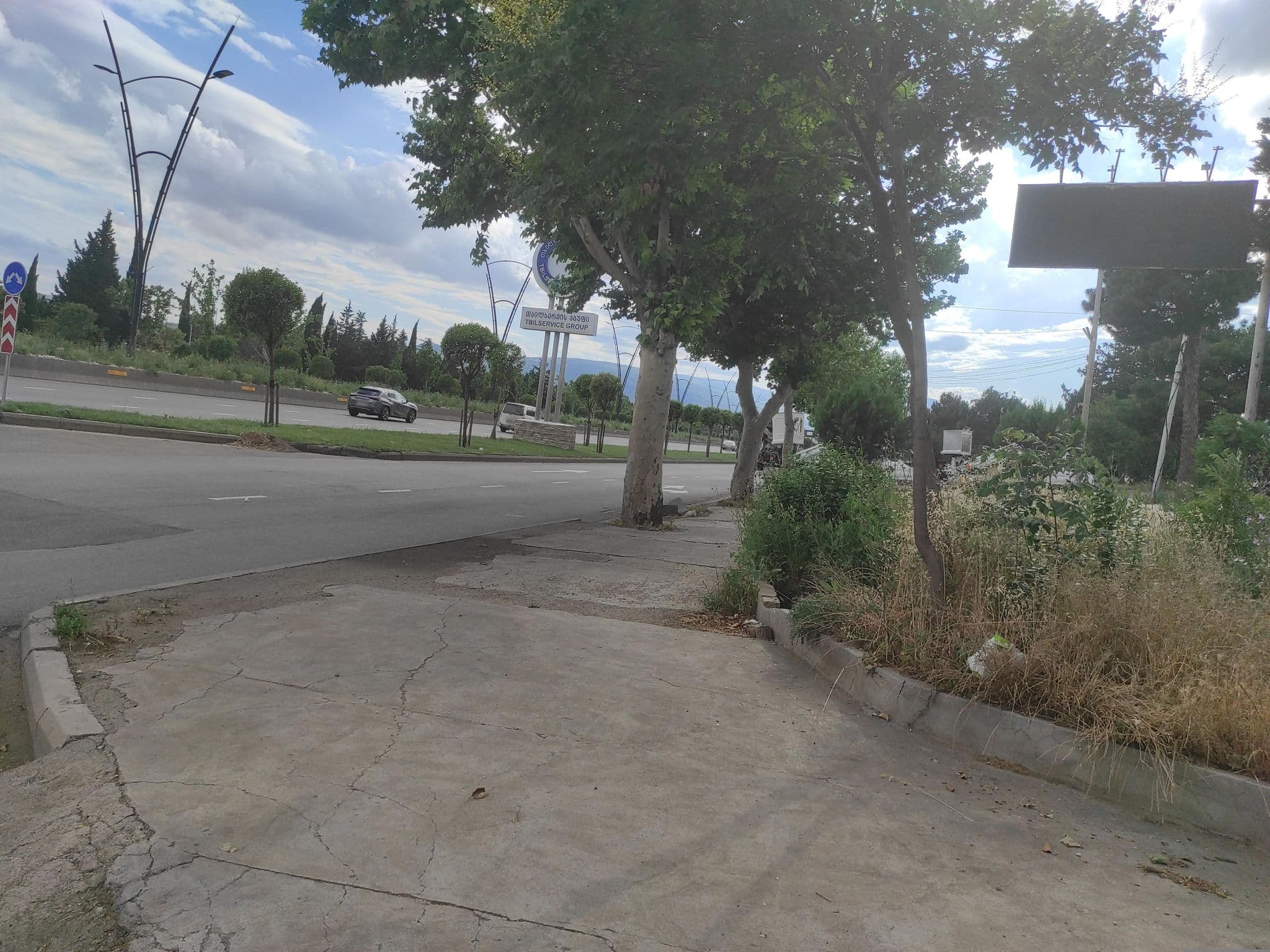 Street view near Grand Hotel Tbilisi, Vark’etili — © David_Osipov (CC BY-SA · Mapillary)