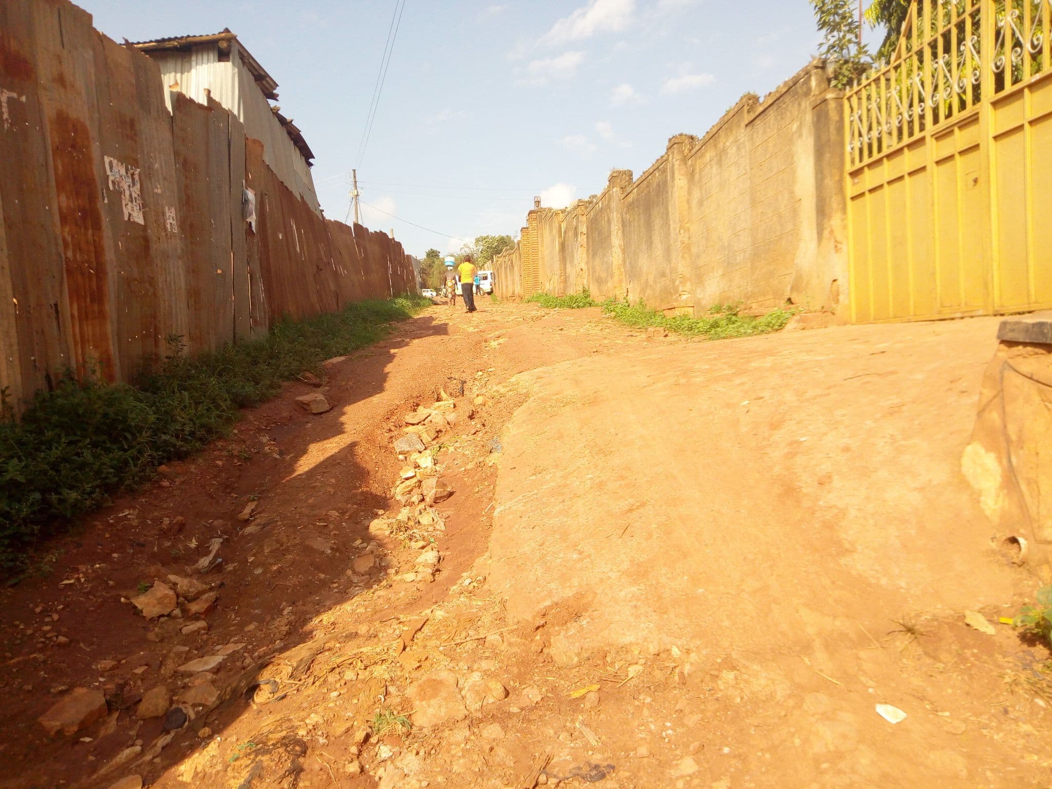 Street view near Travellers Palace Hotel, Kampala — © henrysseru (CC BY-SA · Mapillary)