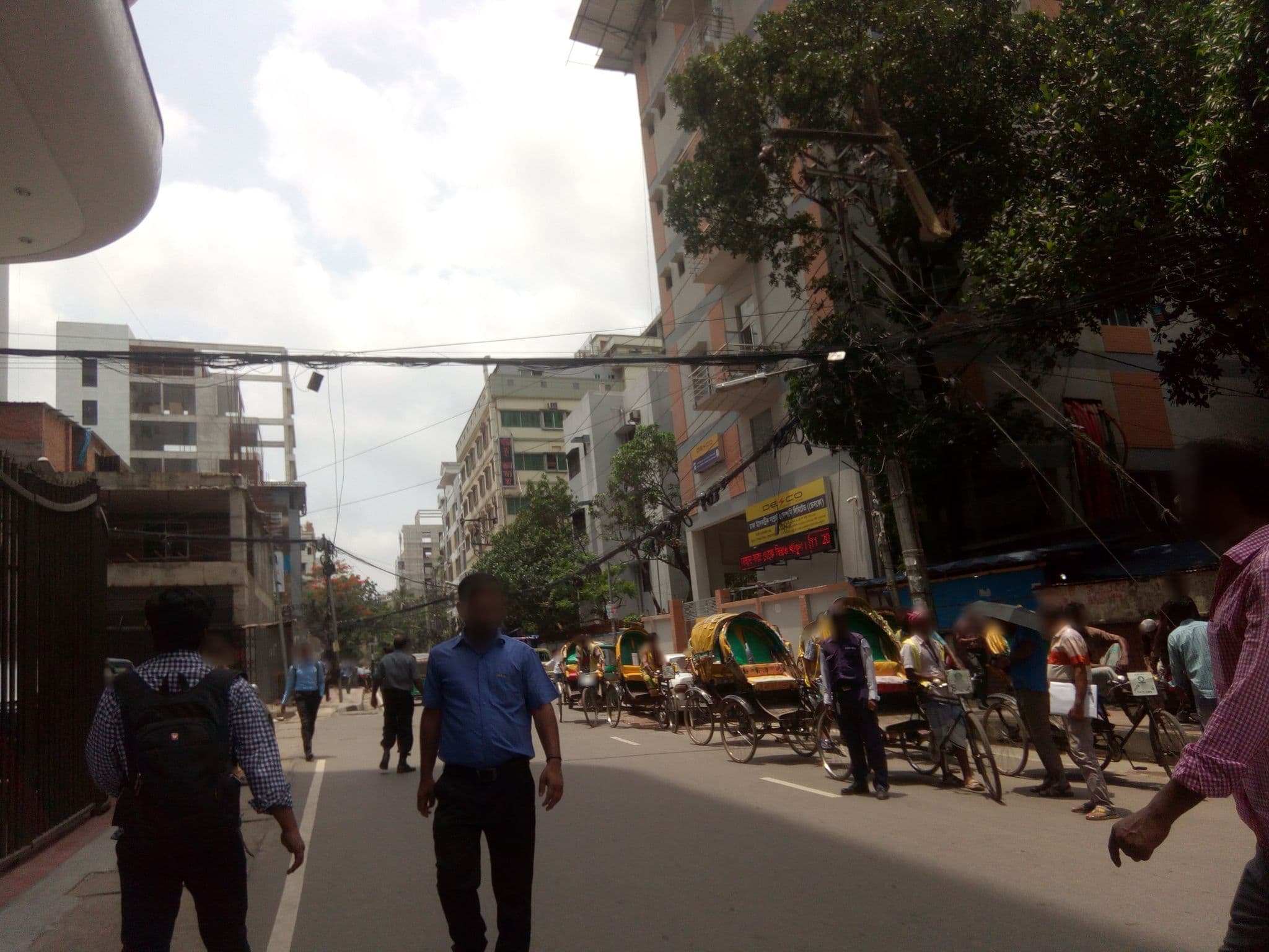 Street view near The Imperial Residence Banani, Kafrul — © mapdhaka (CC BY-SA · Mapillary)