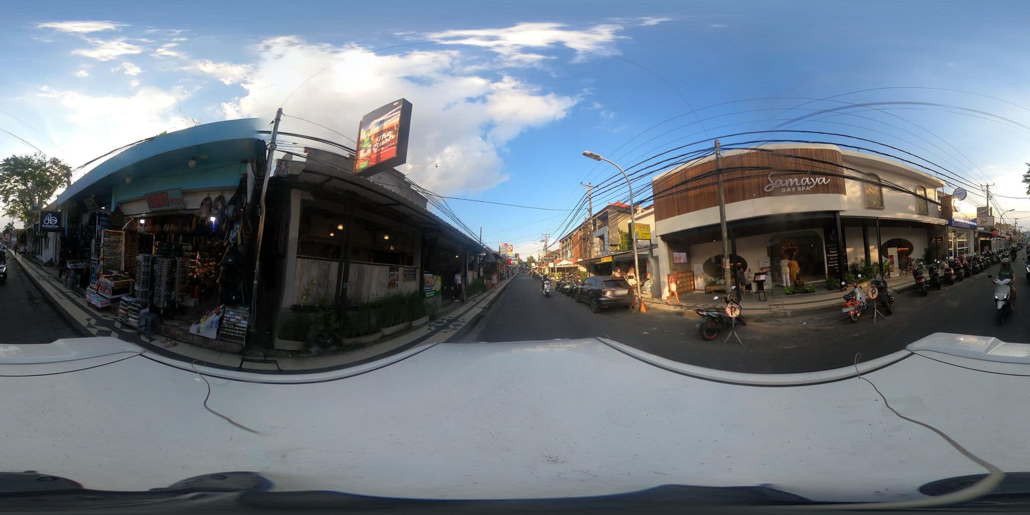Street view near Primera Hotel Seminyak, Legian