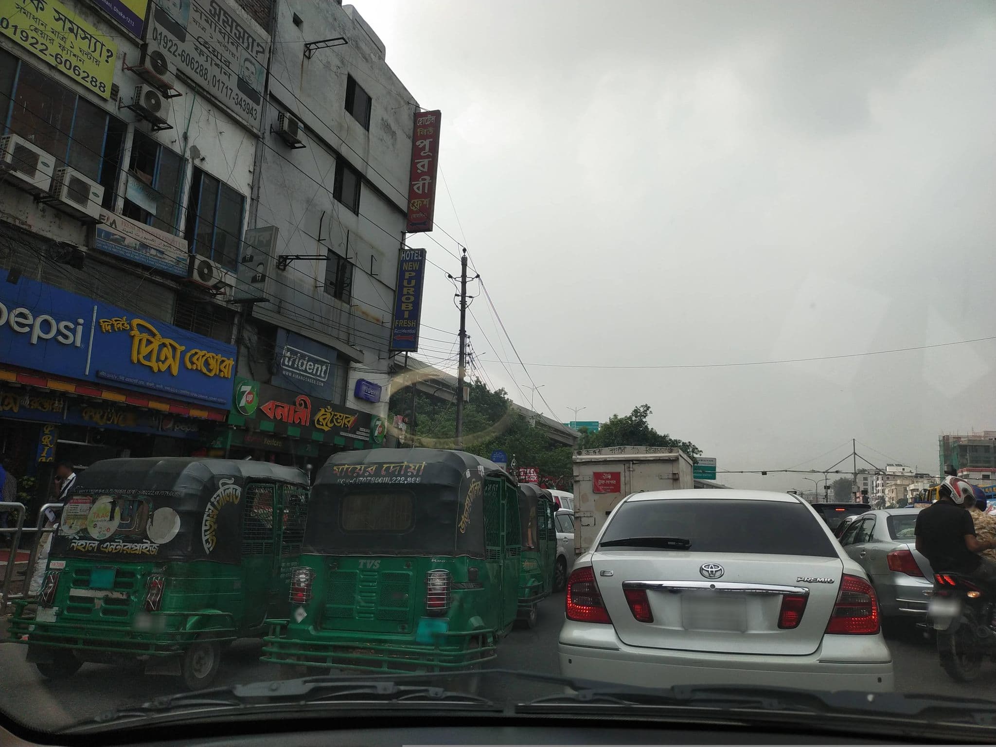 Street view near Hotel 71 Banani (মেস ৭১), Kafrul — © tayefbarikoi (CC BY-SA · Mapillary)