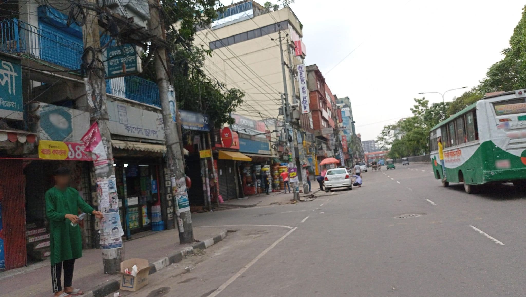 Street view near DHAKA Smart Home, Dhanmondi — © tayefbarikoi (CC BY-SA · Mapillary)