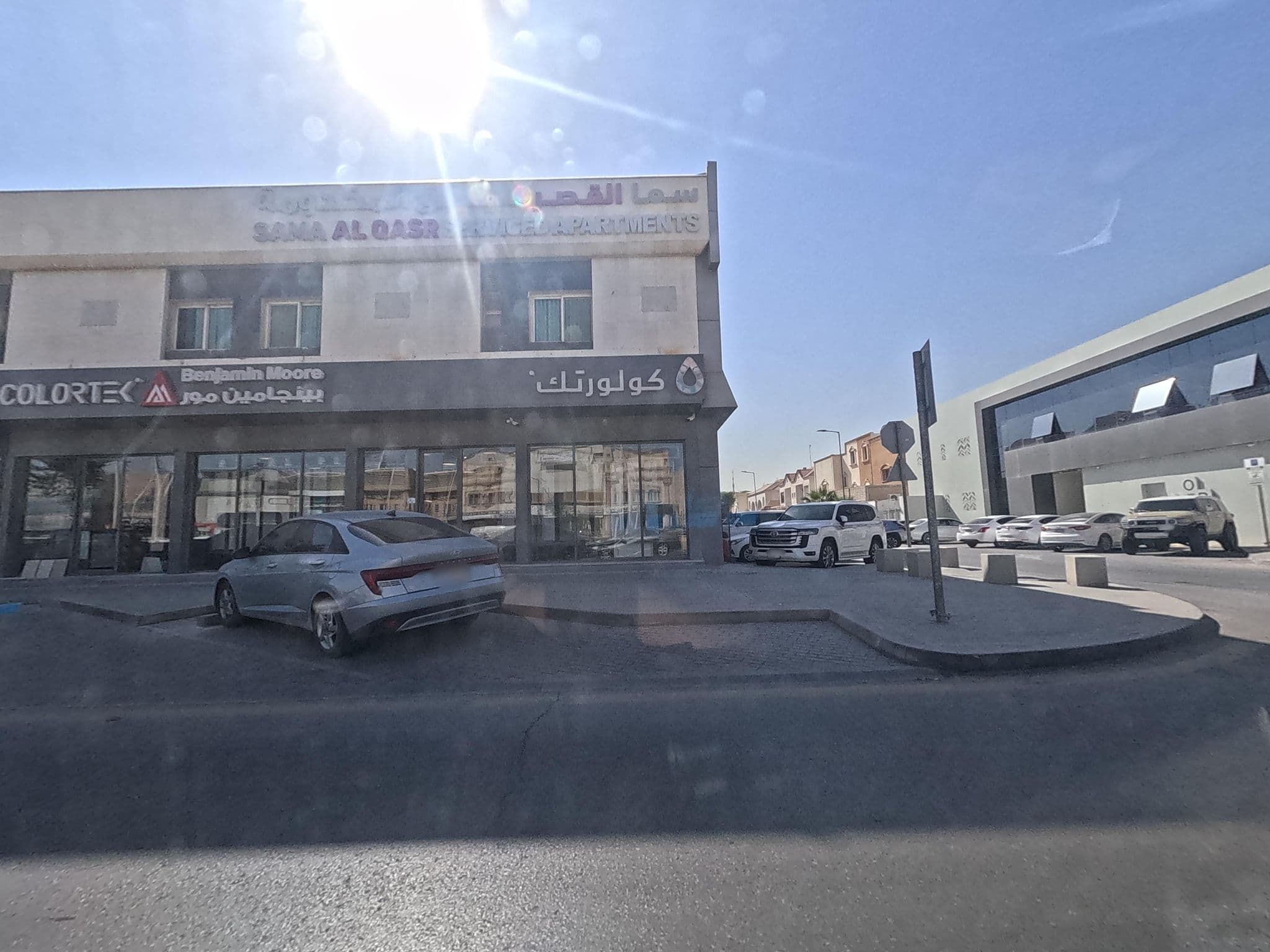 Street view near Sama Al Qasr Hotel Apartments, ‘Irqah — © MahmoudRagab_HudhudMaps (CC BY-SA · Mapillary)