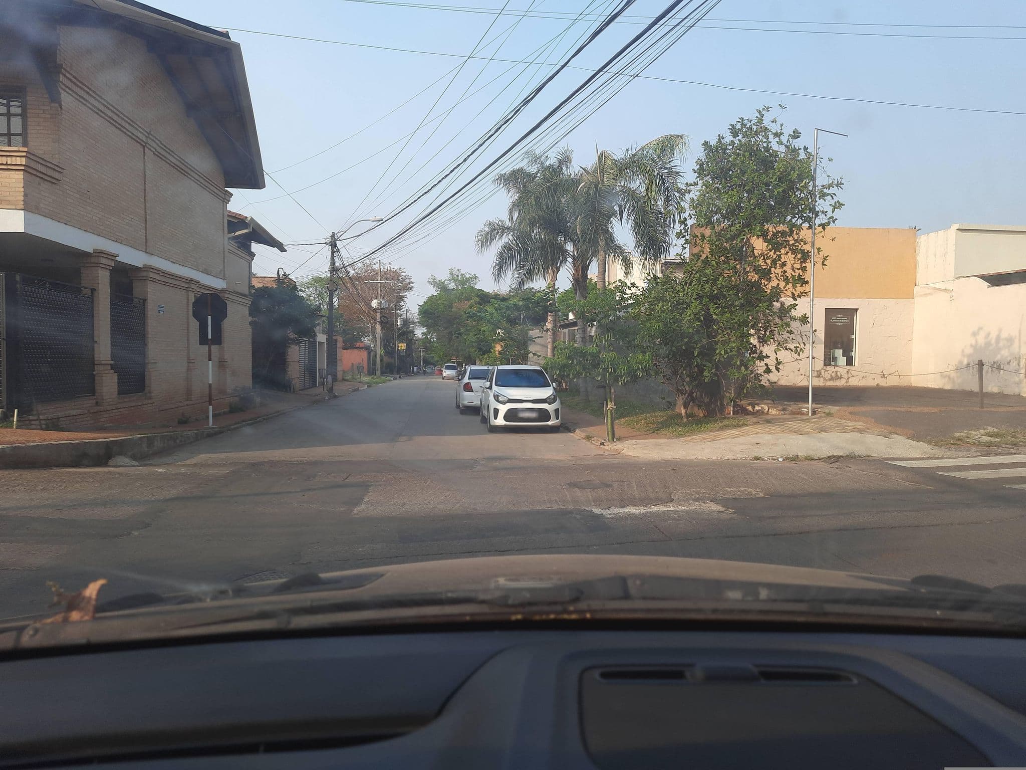 Street view near SBS HOTEL & SPA - Asunción, Fernando de la Mora — © Ambernal (CC BY-SA · Mapillary)